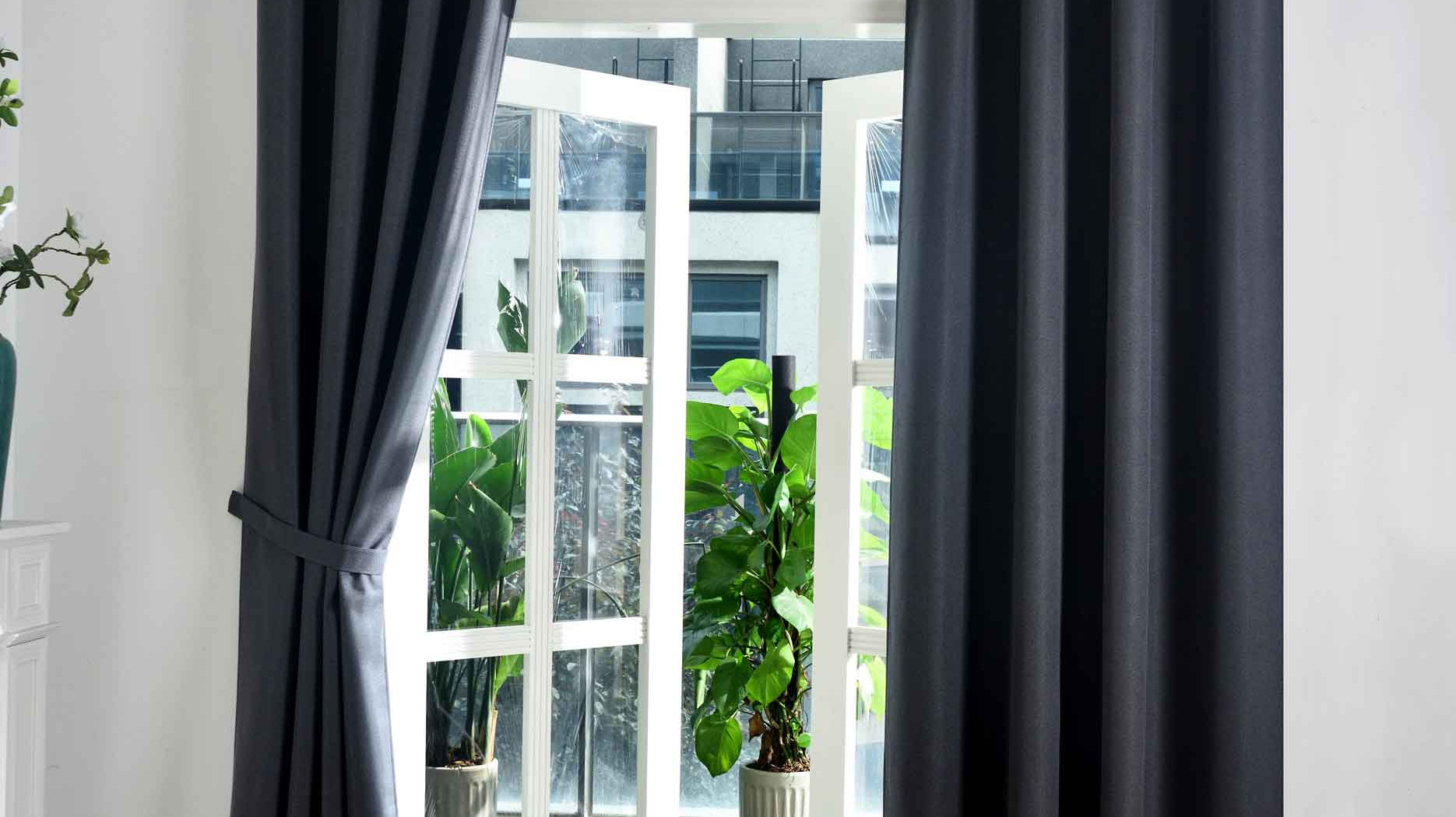 2er Set Verdunkelungsvorhänge Ösen Raffhalter 100% Verdunkelung Blackout »München Dark« Dreischichtige Bindung Fischgrätmuster 202410-2