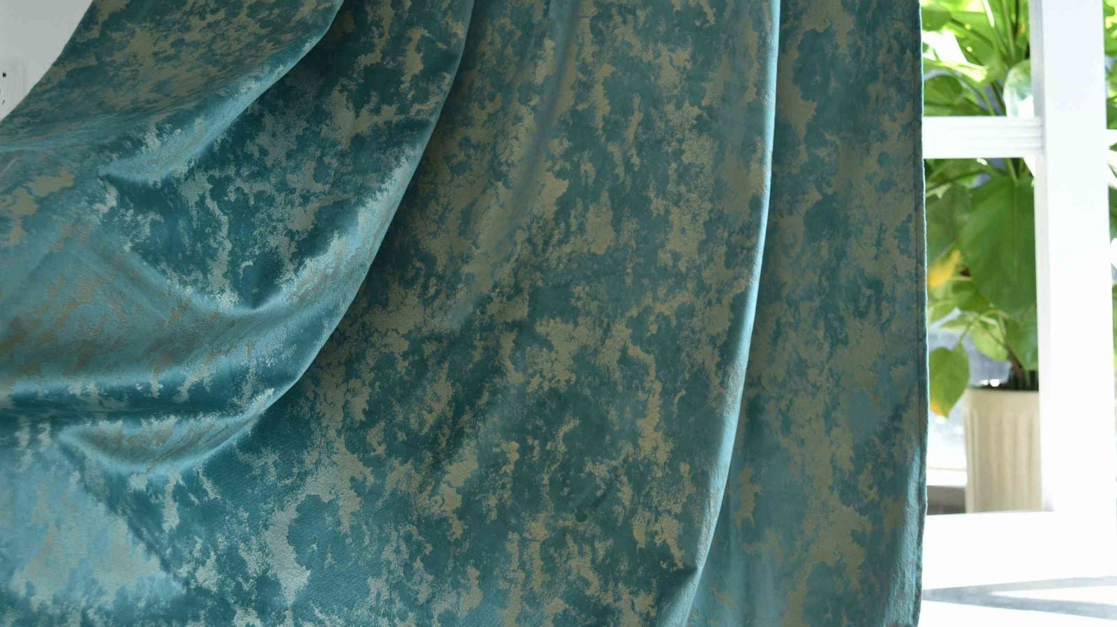 2er Set Vorhänge Samt Damast »MILANO STAR« Vorhang mit Foliendruck und Multiband Aufhängung: Königlicher Luxus für Ihr Zuhause 2023300-2