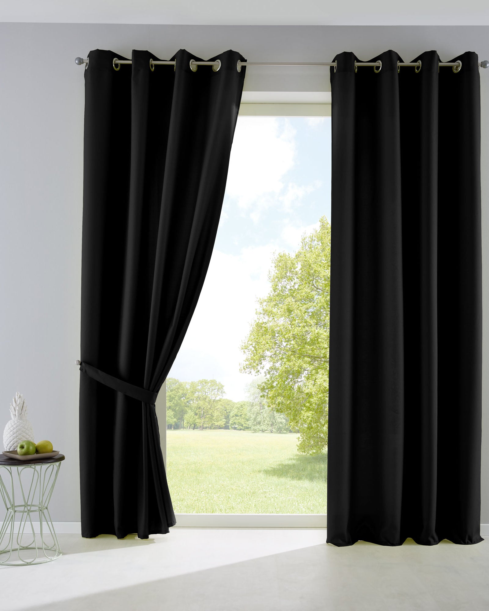 2er Set Vorhänge Blickdicht Gardinen Matt Lichtdurchlässig »PALERMO« mit Ösen und Raffhalter Dekoschal 10000265-2 Schwarz HxB 145x140 cm Vorhang Set 10000265-2schwarz | Gardinenbox.de