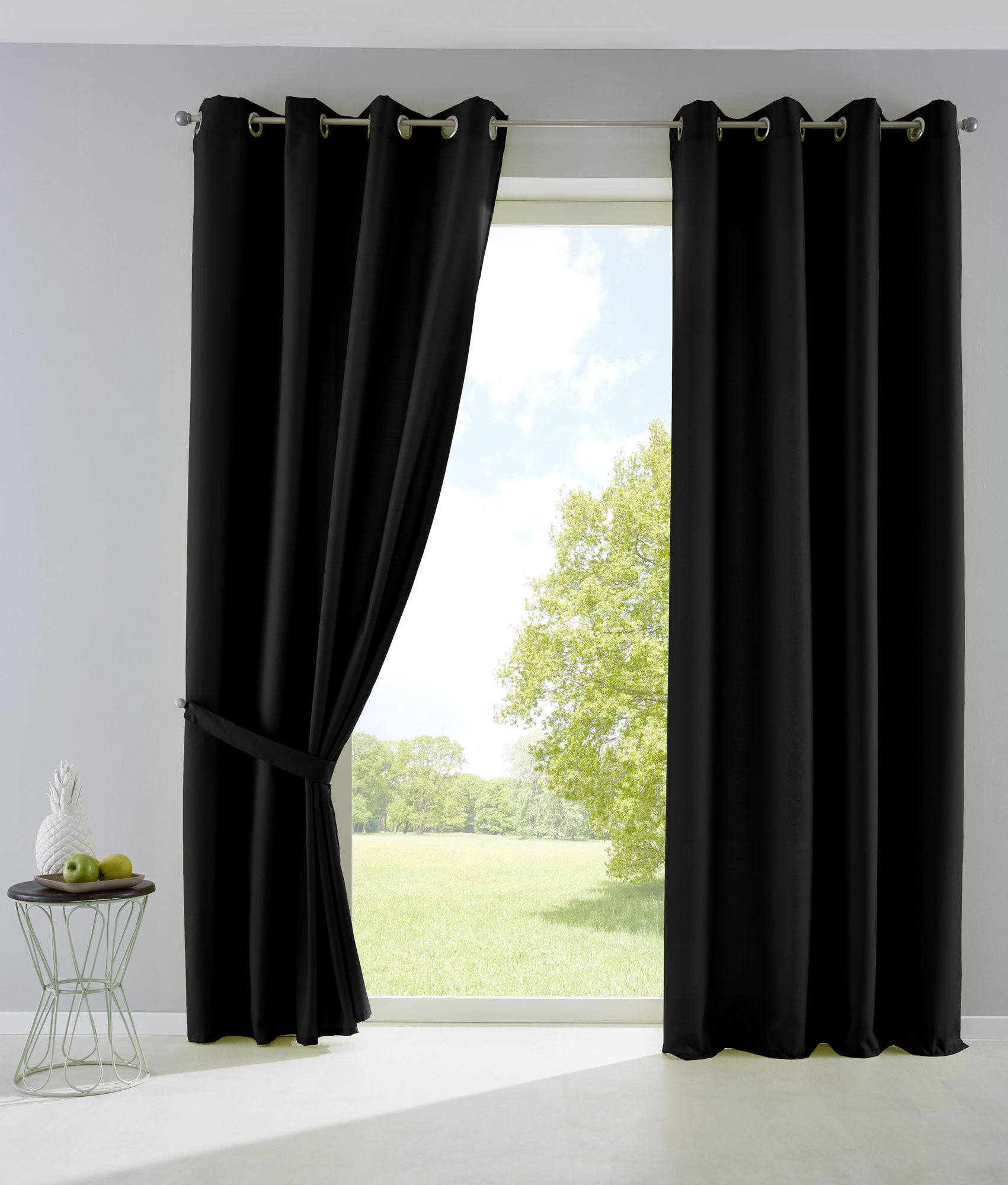 2er Set Vorhänge Blickdicht Gardinen Matt Lichtdurchlässig »PALERMO« mit Ösen und Raffhalter Dekoschal 10000265-2 Schwarz HxB 145x140 cm Vorhang Set 10000265-2schwarz | Gardinenbox.de