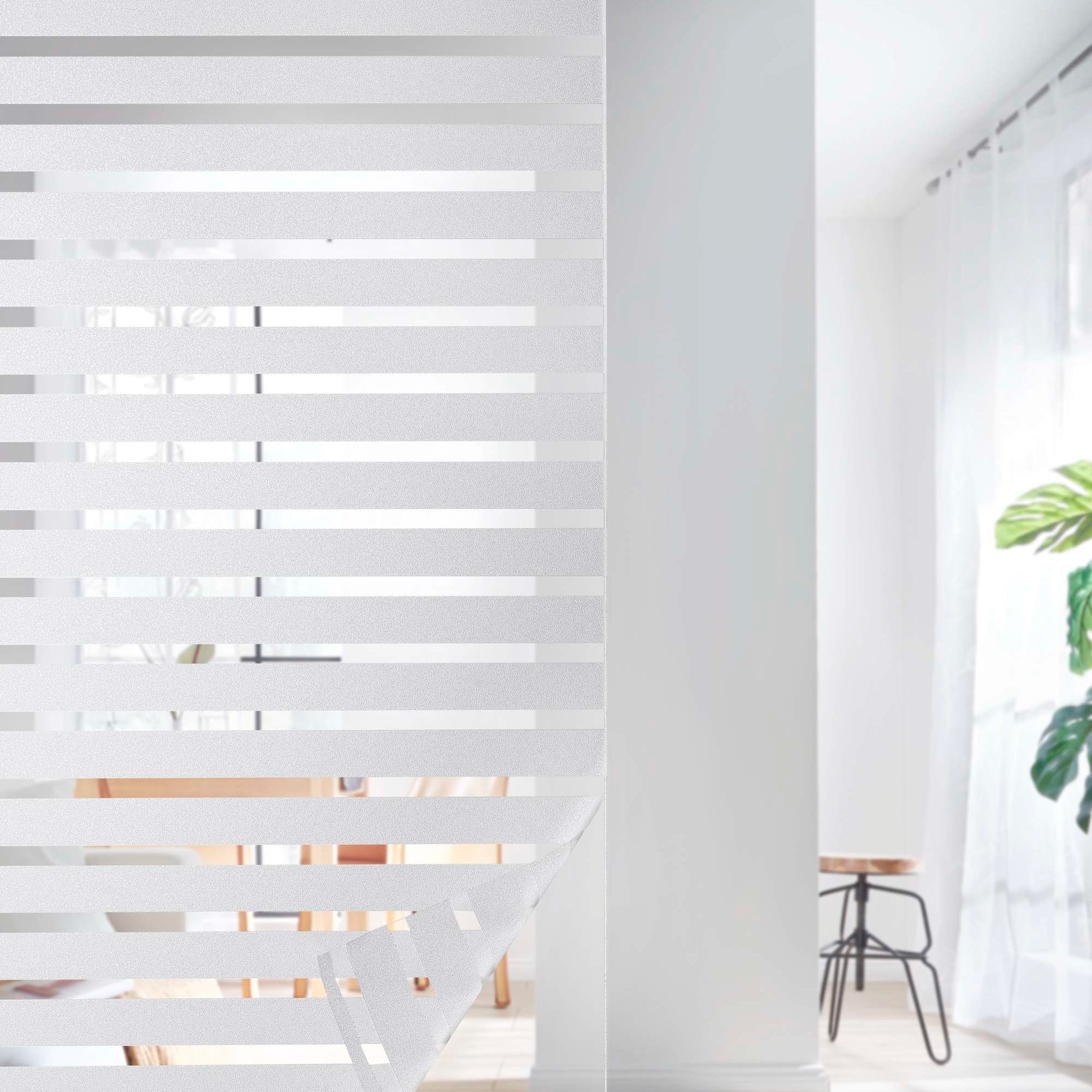 Fensterfolie selbsthaftend Sichtschutzfolie Anti-UV statische Haftung Folie selbstklebend 201916000 Streifen 25 mm 116x200 cm Folien 201916000streifen_25_mm_e1c960f5-d58b-40f0-849c-e85975278545 | Gardinenbox.de
