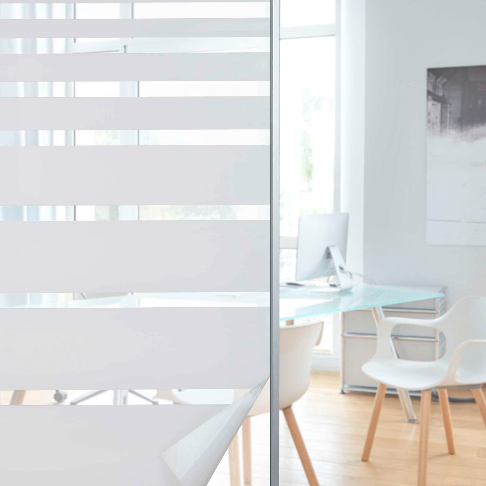 Fensterfolie selbsthaftend Sichtschutzfolie Anti-UV statische Haftung Folie selbstklebend 201916000 Streifen 67x200 cm Folien 201916000streifen_26abbdc9-35c1-4792-8545-12e9c5b68a1f | Gardinenbox.de