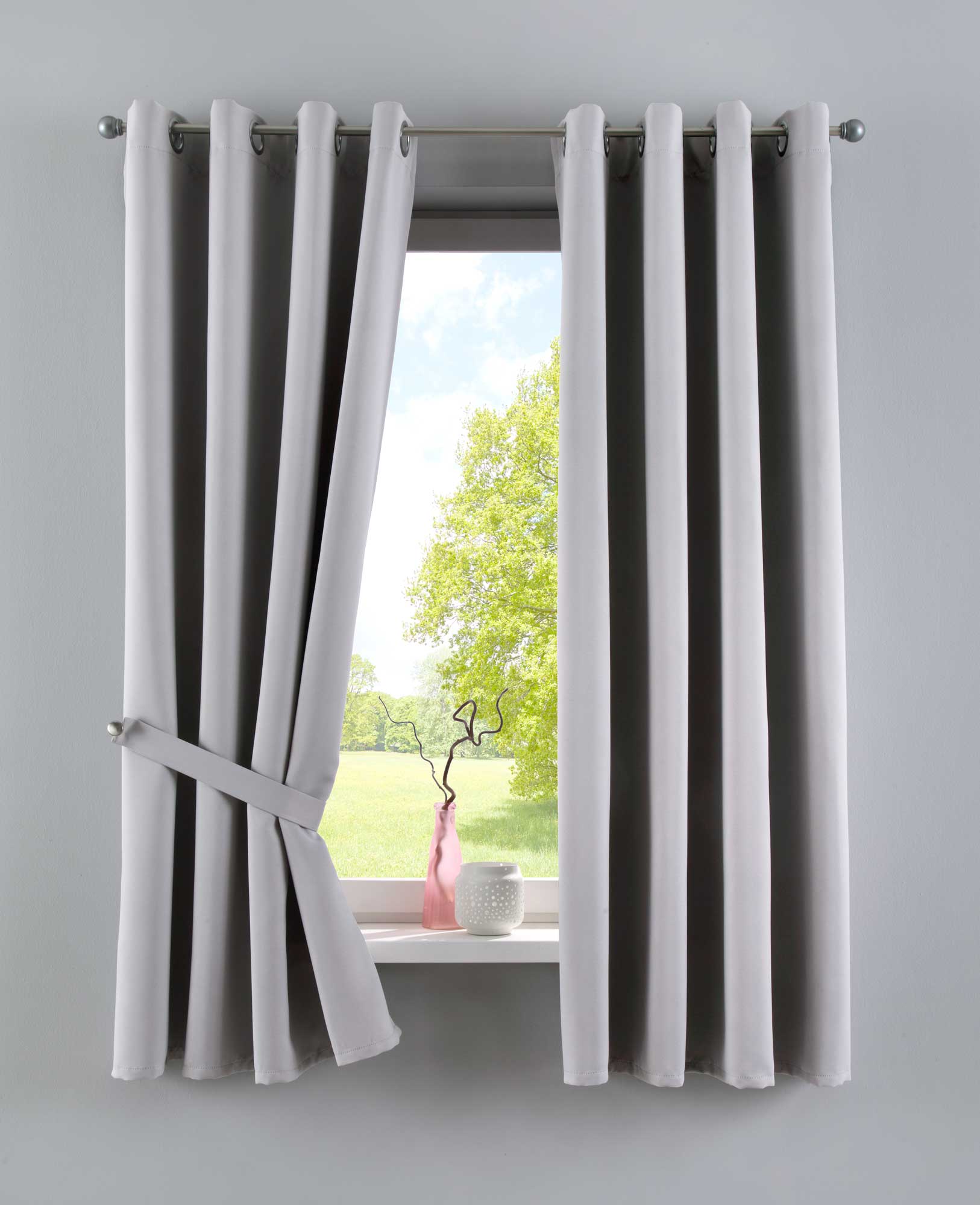 Vorhänge Blickdicht »NewYork« 2er-Pack Thermo-Gardinen Verdunkelungsvorhang Blackout Ösen schalldämmend UV-Schutz Raffhalter 201920600-2 Grau HxB 160x140 cm Vorhang Set 201920600-2grau-160 | Gardinenbox.de