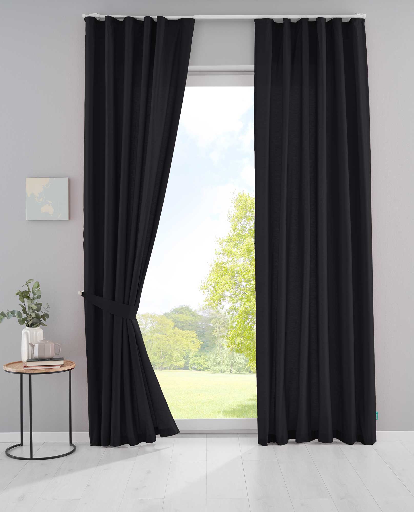 2er Set Bio Organic Vorhänge »Bremen« Reine Bio Baumwolle Blickdicht Gardinen Verdeckte Schlaufen Gardinenband Pflegeleicht 202088 Schwarz HxB 250x145 cm Vorhang Set 202088schwarz_90ac8f8b-5a72-43b5-a90a-2401dce8444a | Gardinenbox.de