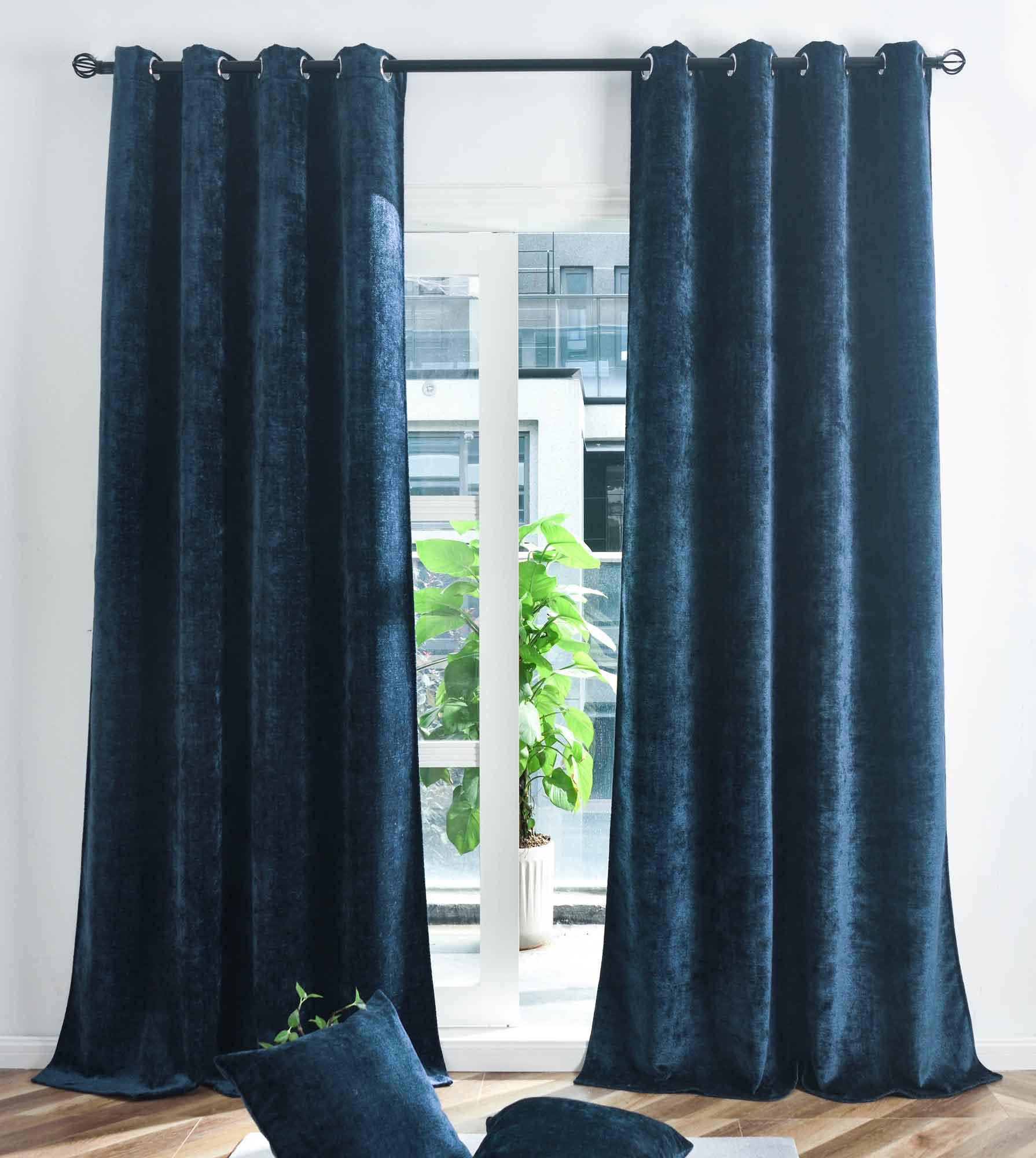 2er Set Verdunkelungsvorhänge »Nürnberg« Ösen Raffhalter Chenille samtig weich geschmeidig fallend 202420-2 Blau Vorhang 202420-2blau | Gardinenbox.de