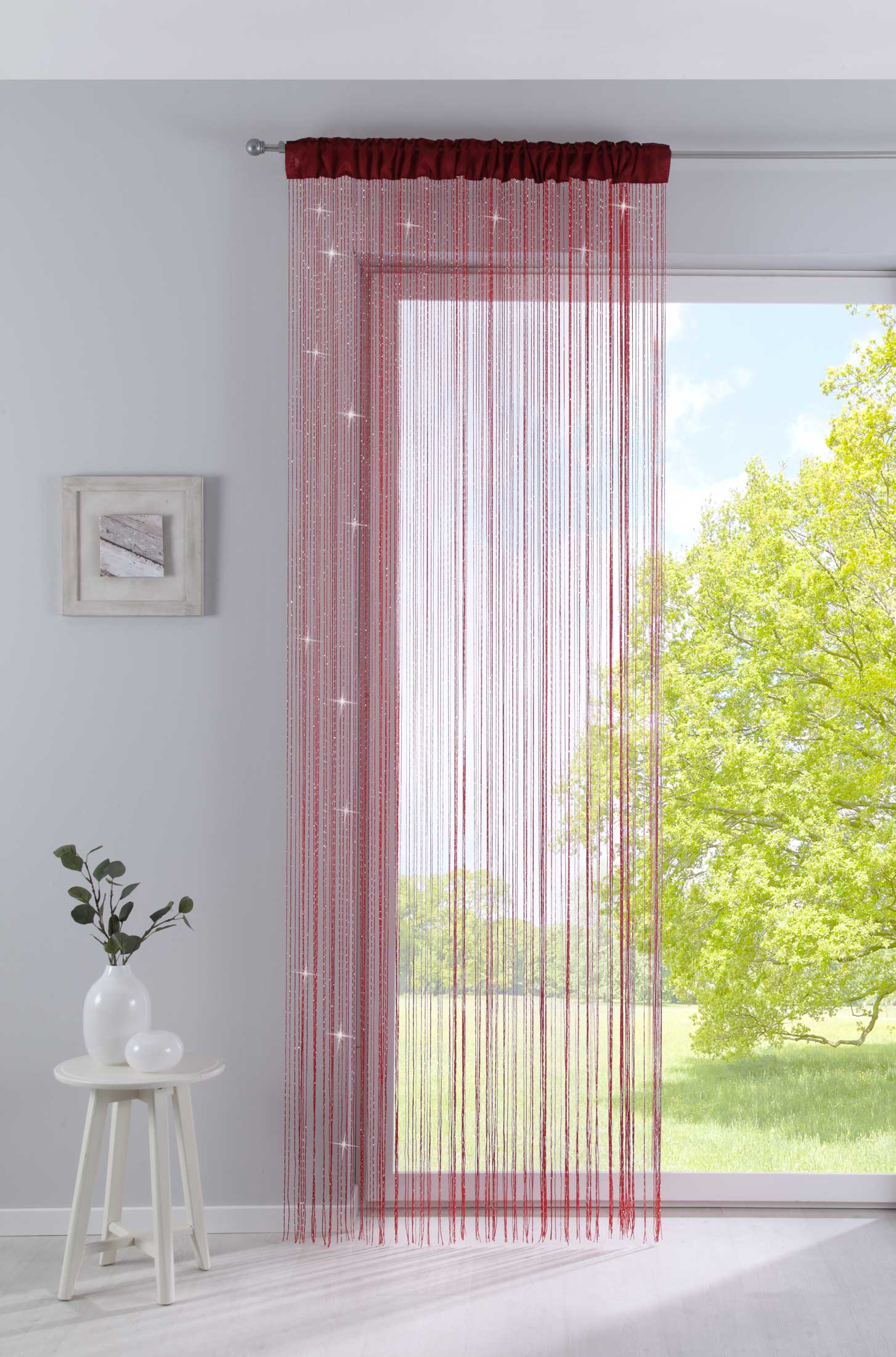 Fadengardine mit Tunneldurchzug und eingenähtem Kräuselband, geeignet für Gardinenstangen und Gardinenschienen Fadenvorhang Fadenstore Raumteiler 20303CN Rot Lurex HxB 250x140 cm Fadengardine 20303CNrot_lurex_70e995b8-1929-42a6-b7f2-24712488a9de | Gardinenbox.de