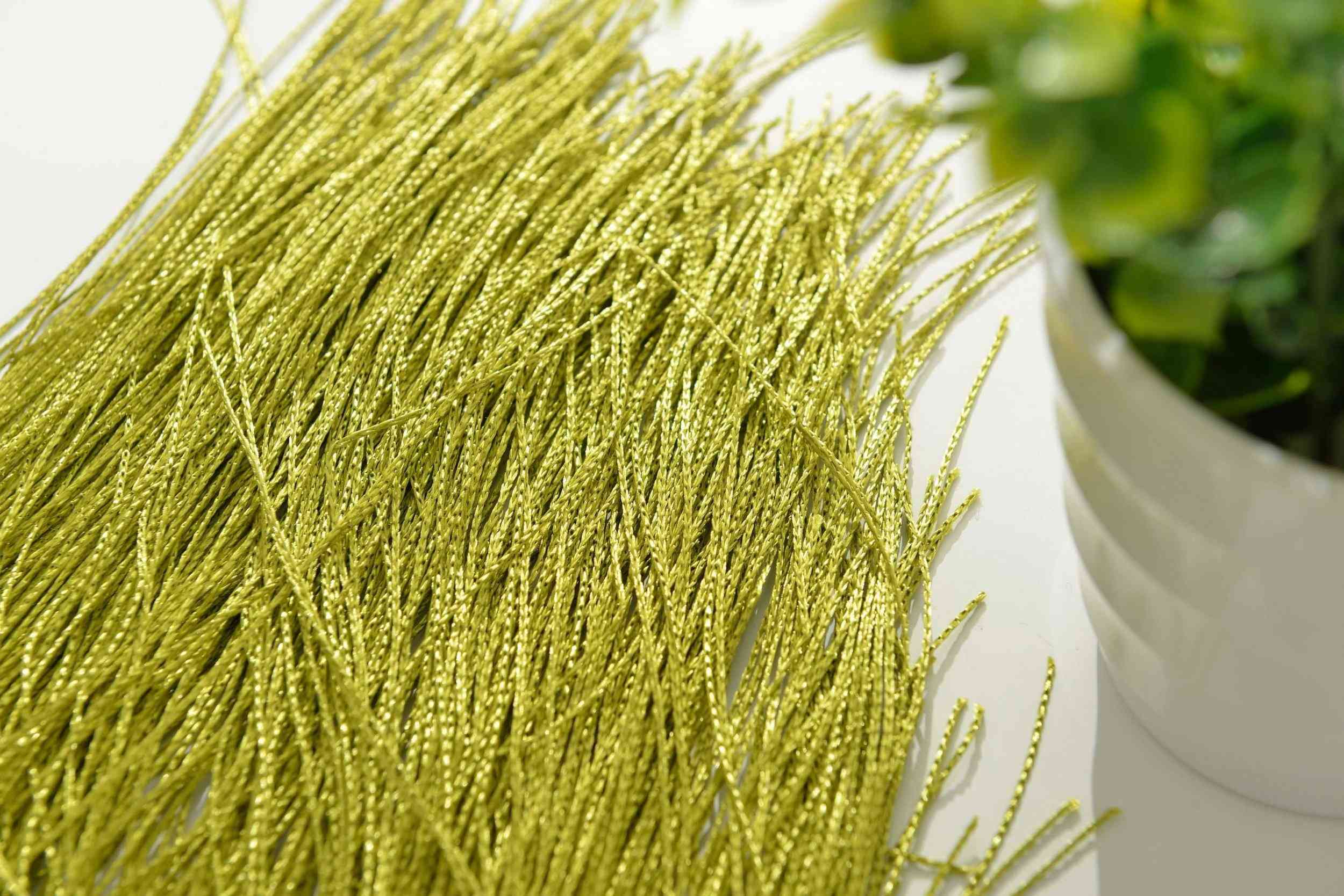 Fadengardine mit Tunneldurchzug und eingenähtem Kräuselband, geeignet für Gardinenstangen und Gardinenschienen Fadenvorhang Fadenstore Raumteiler 20303CN Fadengardine 20303_apfelgruen_06 | Gardinenbox.de