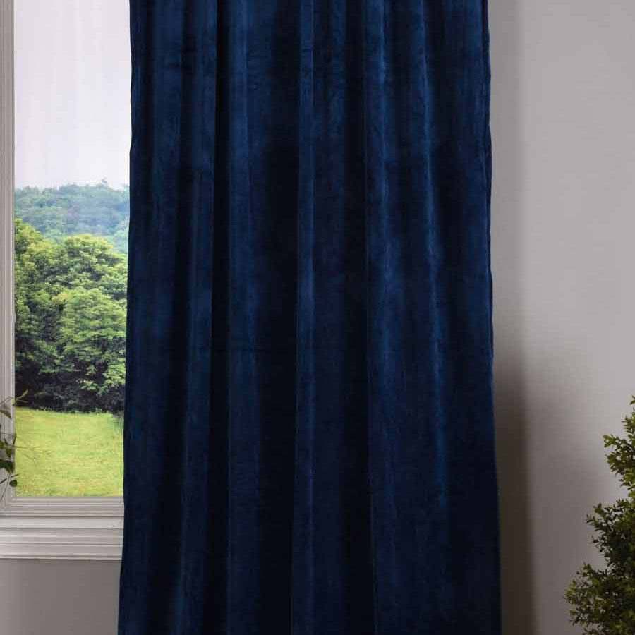 Verdunkelungsvorhang »Milano« Samt blickdicht Schlaufenband Tunneldurchzug Blackout Bügelband kürzbar 20357 Blau 1 Stück HxB 235x135 cm Vorhang Set 20357blau-1x | Gardinenbox.de