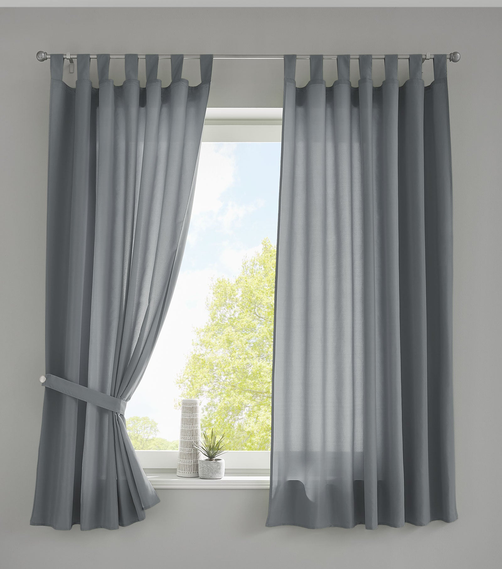 2er Set Vorhänge Schal Schlaufen »Berlin« Microsatin Lichtdurchlässig Kräuselband Uni Matt 20400N2 Grau HxB 175x140 cm Vorhang 20400N2grau-175_2 | Gardinenbox.de