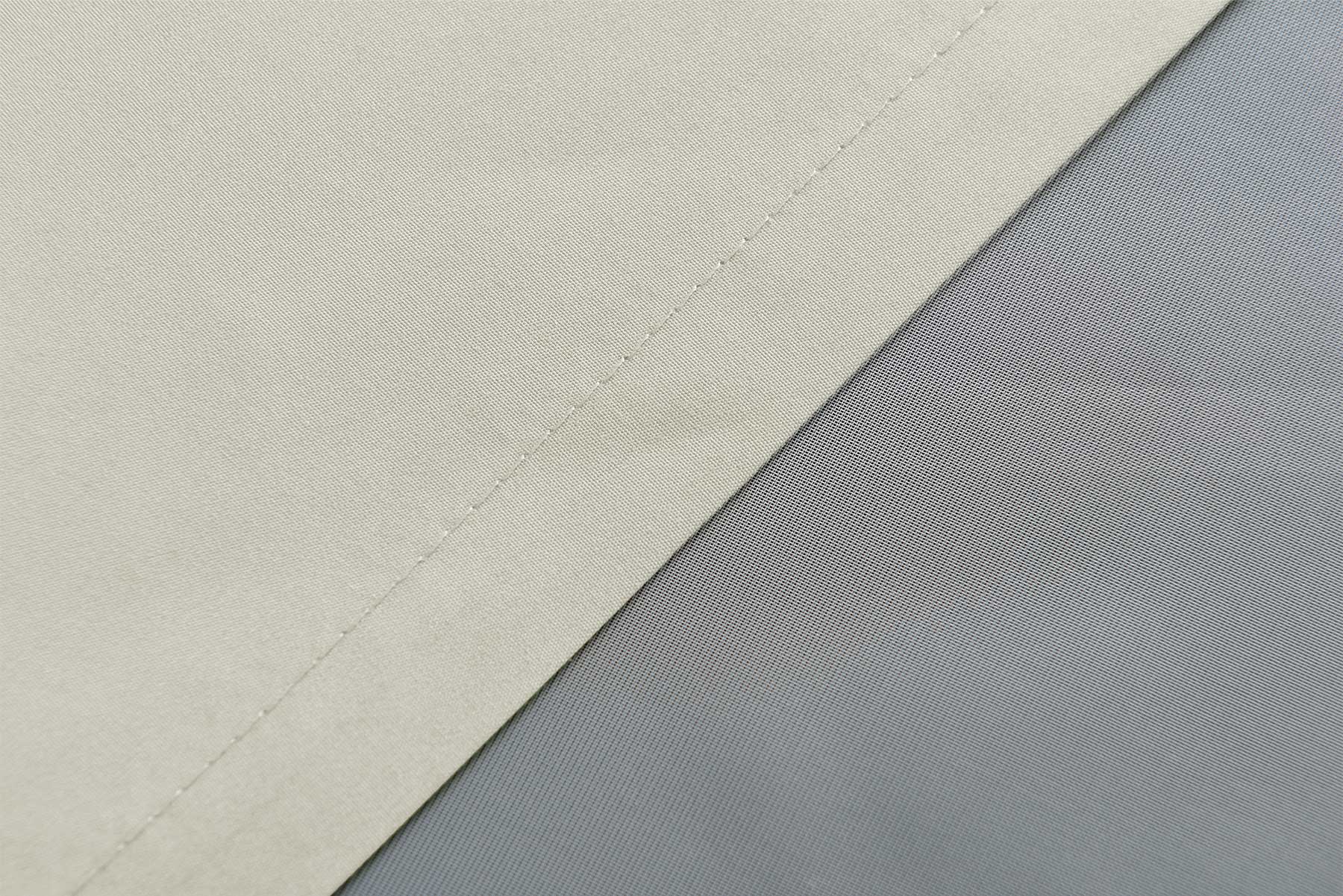 1er Set Vorhänge Schal Ösen »Berlin« Microsatin Lichtdurchlässig Uni Matt 20405N Vorhang 20400_detail_creme_2_1_d118a9b2-d919-4fb7-a195-49d537a4aa45 | Gardinenbox.de