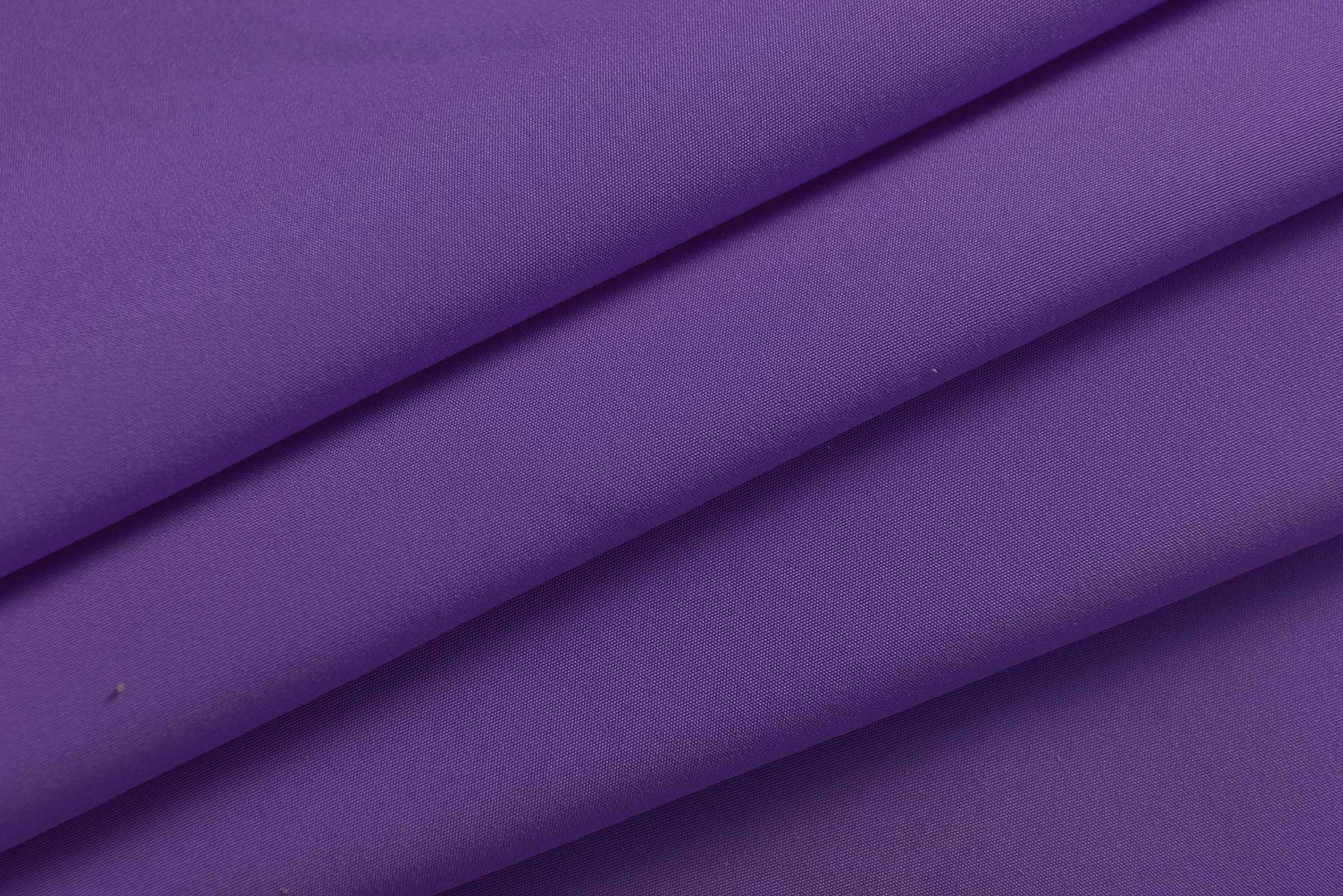 2er Set Vorhänge Schal Ösen »Berlin« Microsatin Lichtdurchlässig Uni Matt 20405N2 Vorhang 20400_detail_lila_1_1 | Gardinenbox.de