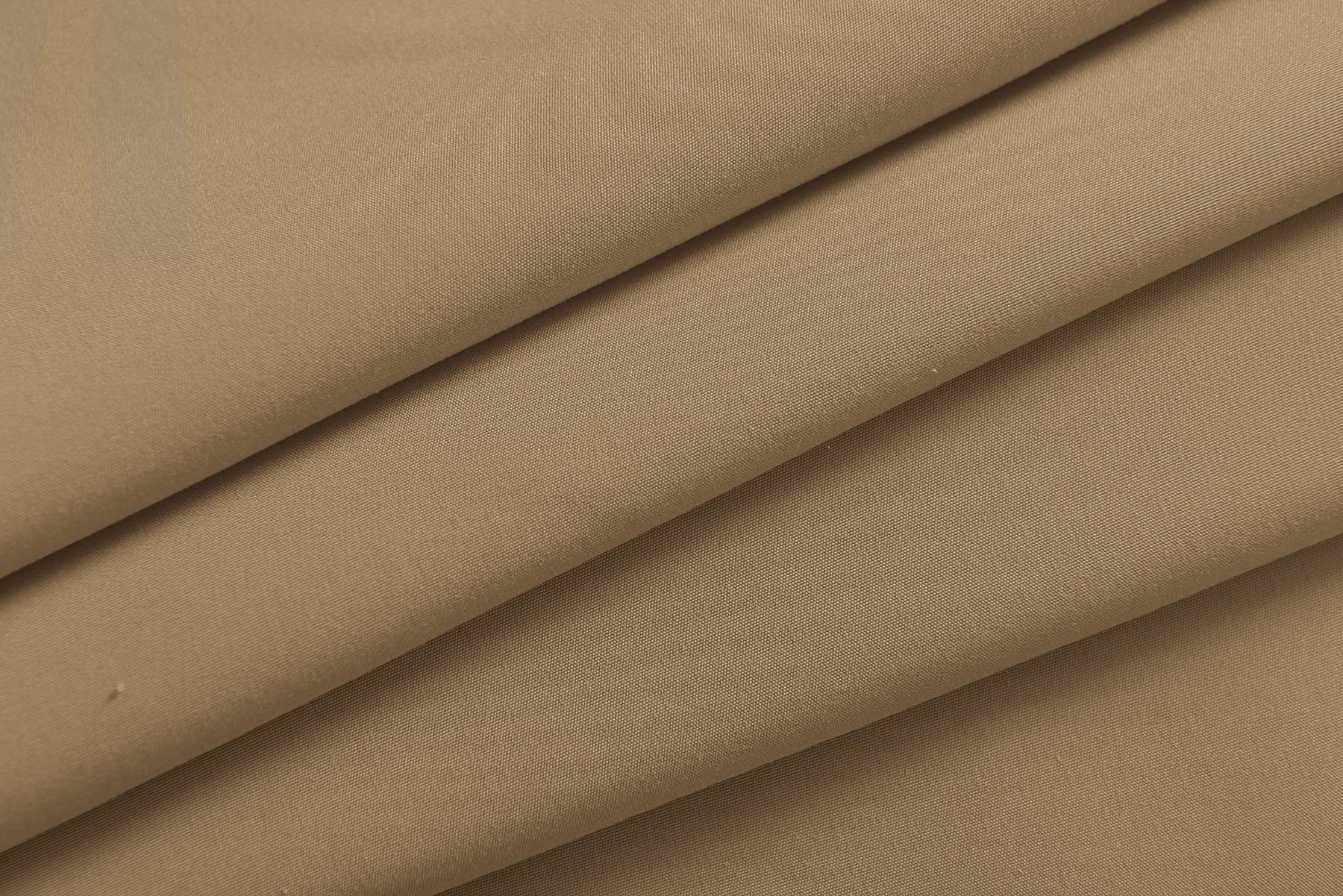 2er Set Vorhänge Schal Ösen »Berlin« Microsatin Lichtdurchlässig Uni Matt 20405N2 Vorhang 20400_detail_sand_1_1 | Gardinenbox.de