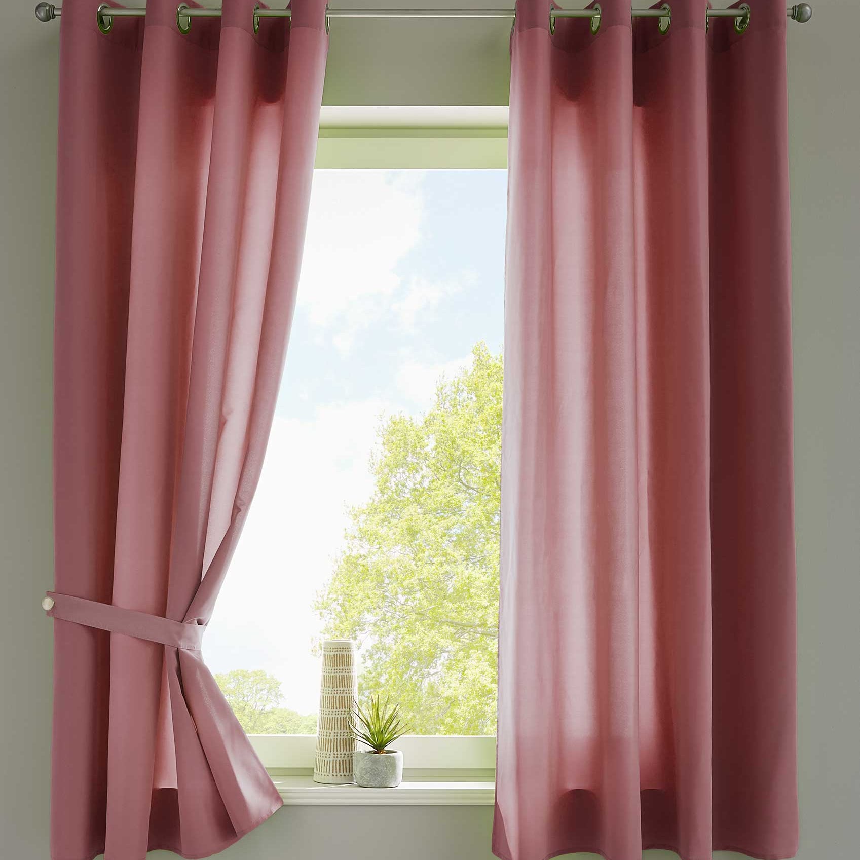 2er Set Vorhänge Schal Ösen »Berlin« Microsatin Lichtdurchlässig Uni Matt 20405N2 Altrosa HxB 145x140 cm Vorhang 20405N2altrosa-175 | Gardinenbox.de
