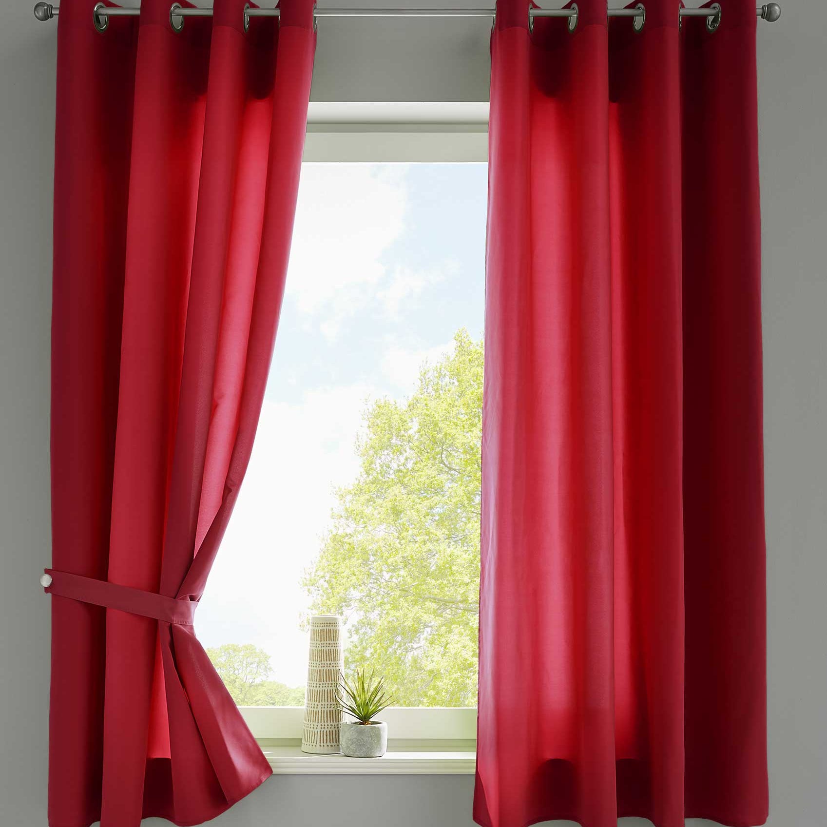 2er Set Vorhänge Schal Ösen »Berlin« Microsatin Lichtdurchlässig Uni Matt 20405N2 Bordeaux HxB 145x140 cm Vorhang 20405N2bordeaux-175 | Gardinenbox.de