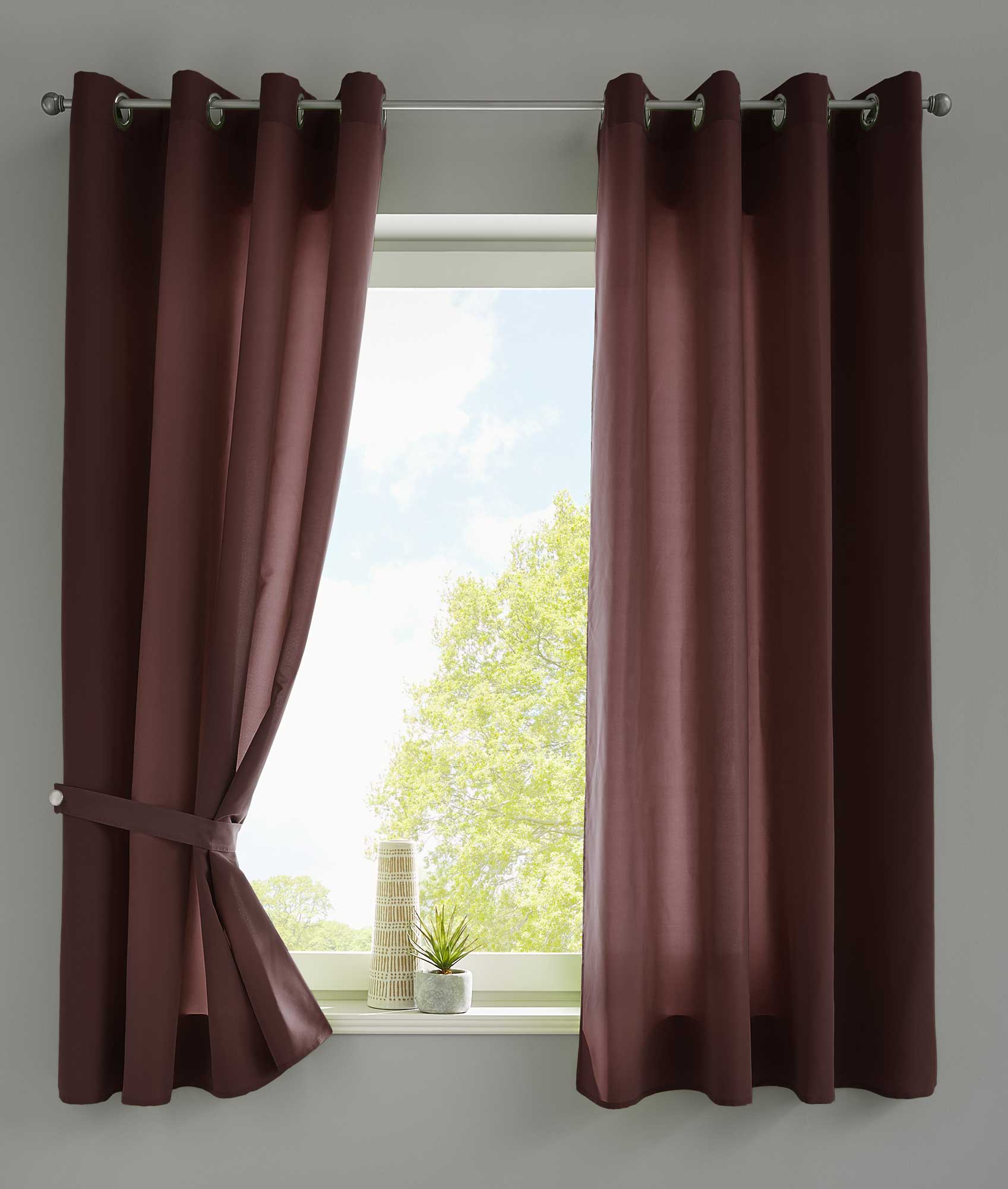 2er Set Vorhänge Schal Ösen »Berlin« Microsatin Lichtdurchlässig Uni Matt 20405N2 Braun HxB 175x140 cm Vorhang 20405N2braun-175_cf4e3e79-297f-447c-be3e-9b2bb1ae9a25 | Gardinenbox.de