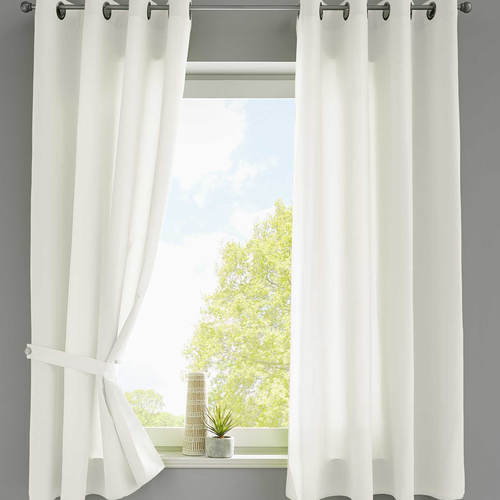 2er Set Vorhänge Schal Ösen »Berlin« Microsatin Lichtdurchlässig Uni Matt 20405N2 Creme HxB 145x140 cm Vorhang 20405N2creme-175 | Gardinenbox.de