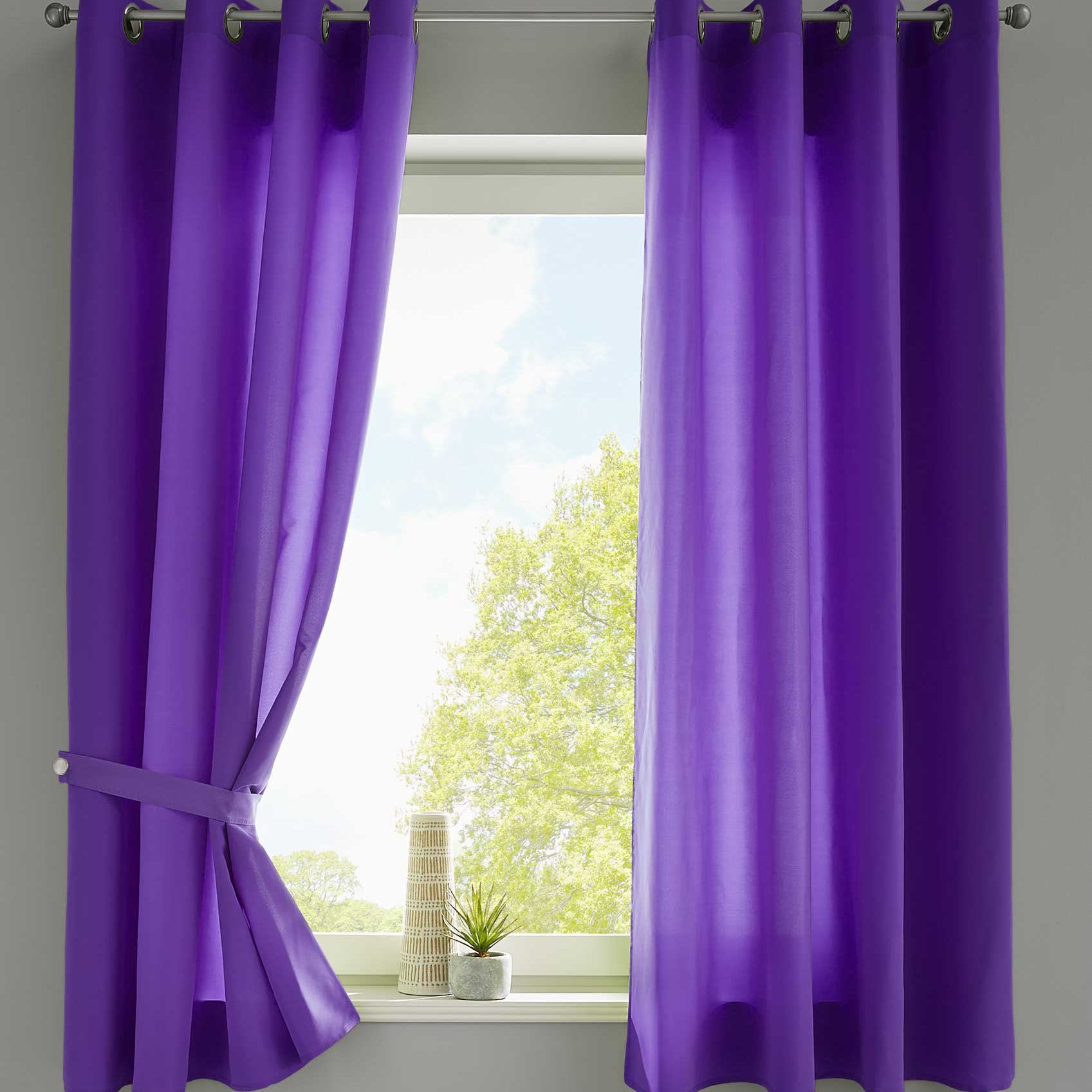 2er Set Vorhänge Schal Ösen »Berlin« Microsatin Lichtdurchlässig Uni Matt 20405N2 Lila HxB 145x140 cm Vorhang 20405N2lila-175 | Gardinenbox.de