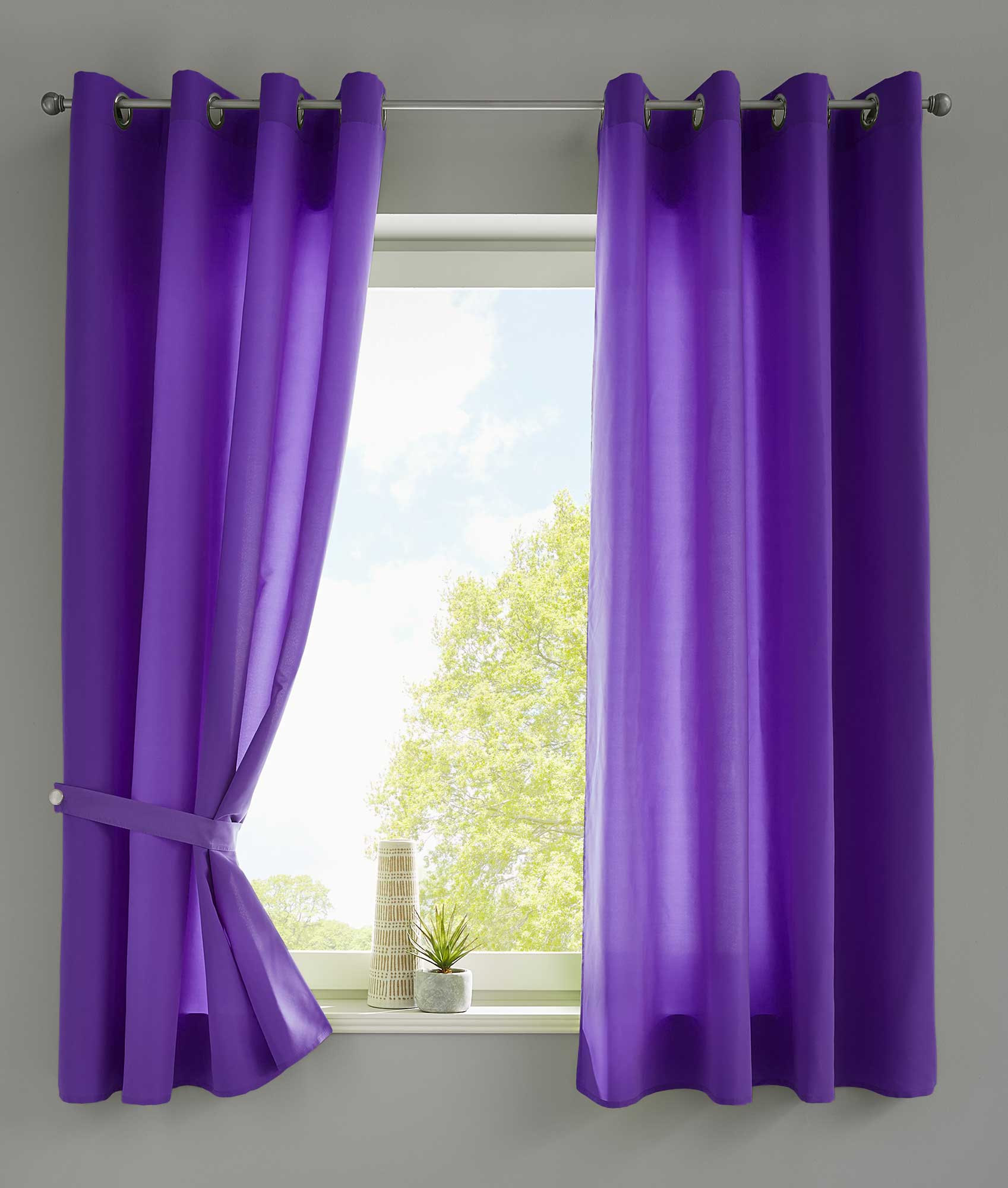 2er Set Vorhänge Schal Ösen »Berlin« Microsatin Lichtdurchlässig Uni Matt 20405N2 Lila HxB 145x140 cm Vorhang 20405N2lila-175 | Gardinenbox.de