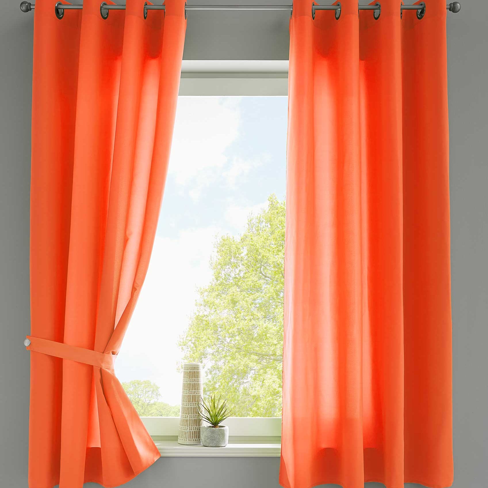 2er Set Vorhänge Schal Ösen »Berlin« Microsatin Lichtdurchlässig Uni Matt 20405N2 Orange HxB 145x140 cm Vorhang 20405N2orange-175 | Gardinenbox.de