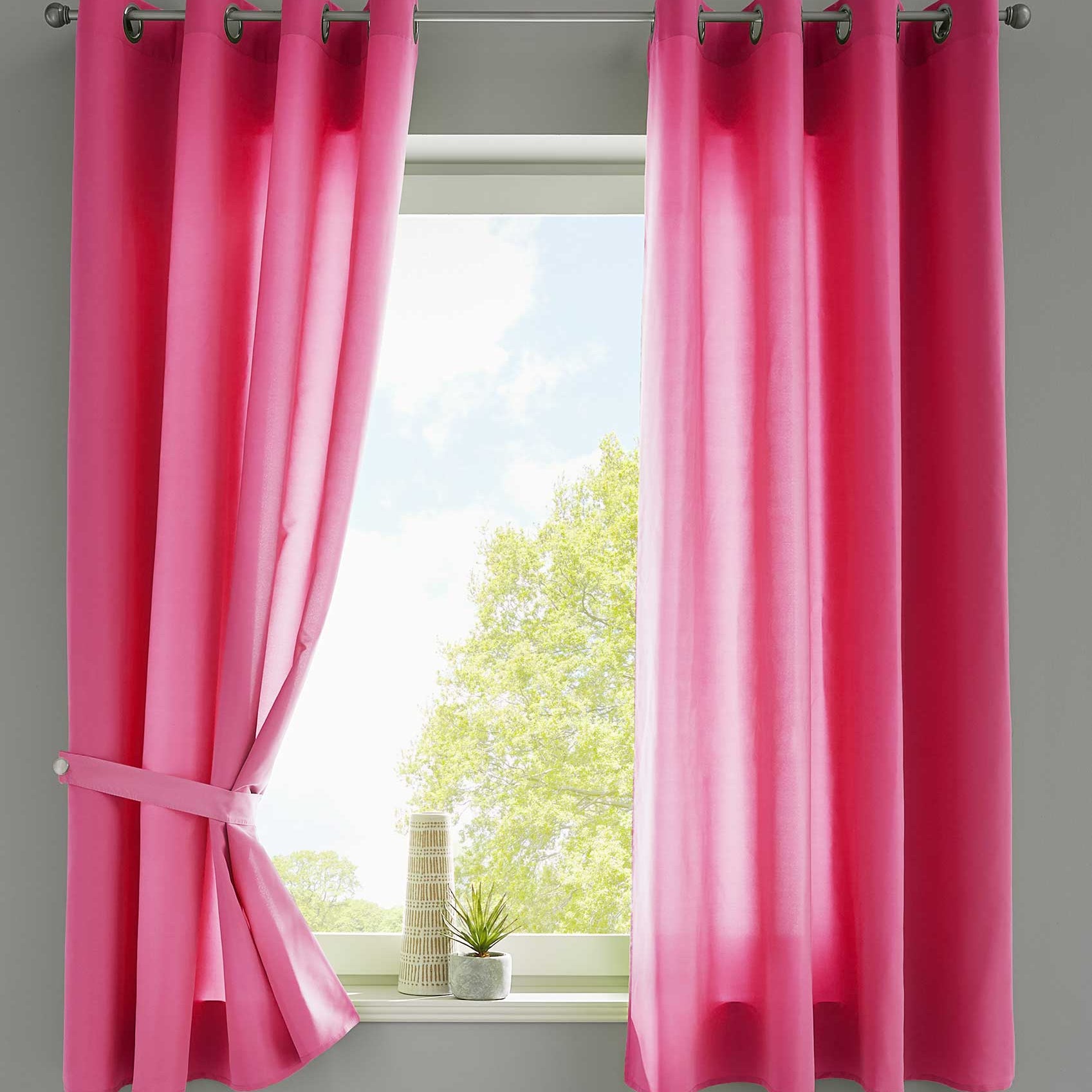 2er Set Vorhänge Schal Ösen »Berlin« Microsatin Lichtdurchlässig Uni Matt 20405N2 Pink HxB 145x140 cm Vorhang 20405N2pink-175 | Gardinenbox.de