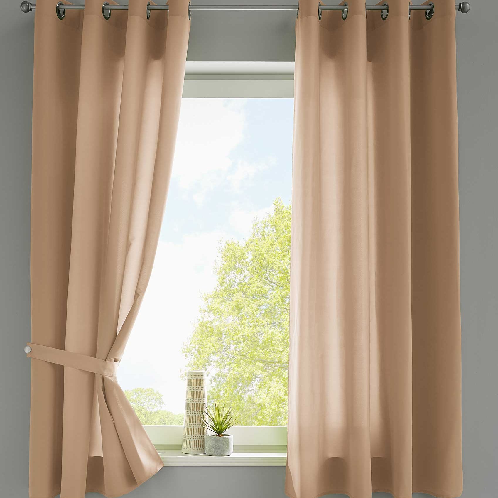 2er Set Vorhänge Schal Ösen »Berlin« Microsatin Lichtdurchlässig Uni Matt 20405N2 Sand HxB 145x140 cm Vorhang 20405N2sand-175 | Gardinenbox.de