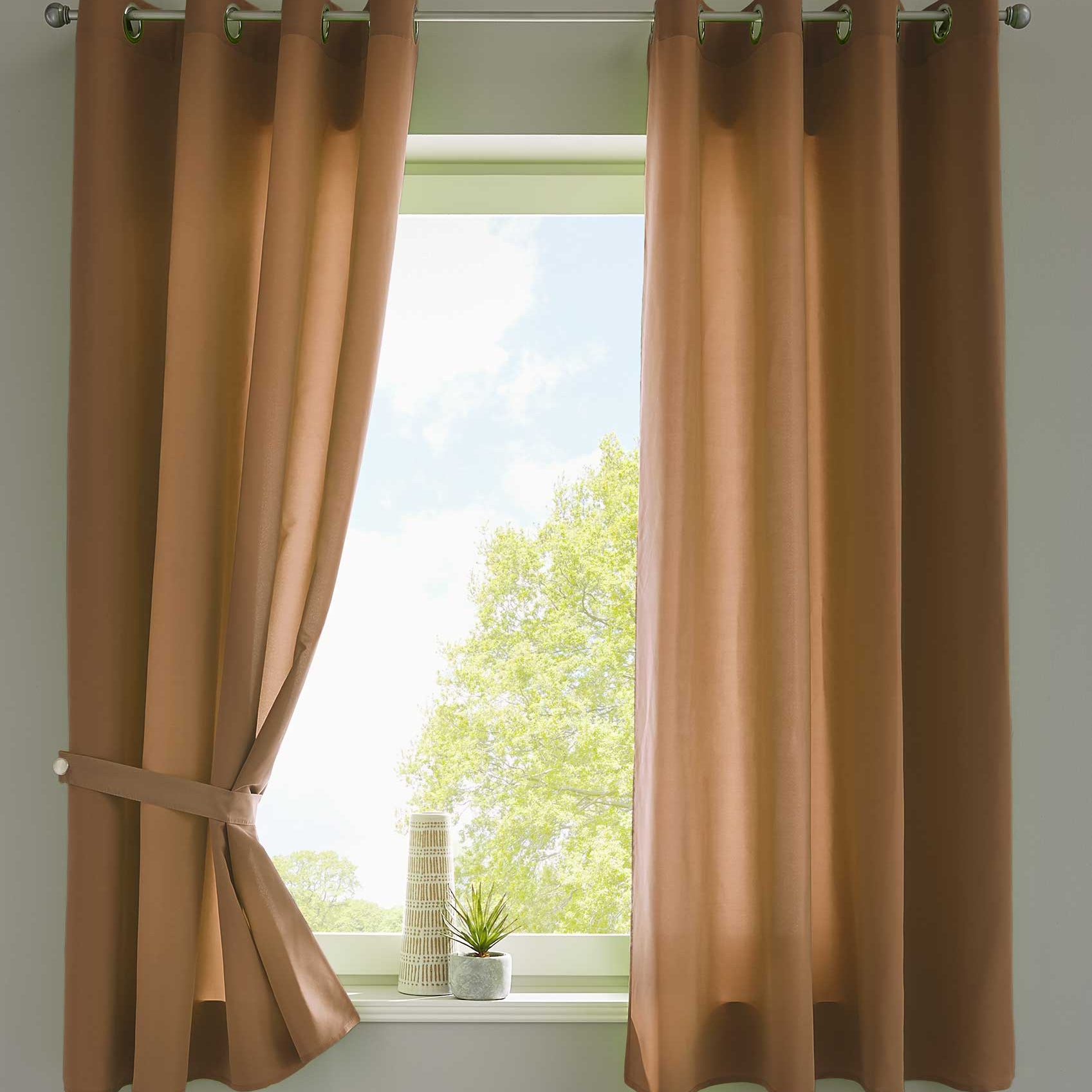 2er Set Vorhänge Schal Ösen »Berlin« Microsatin Lichtdurchlässig Uni Matt 20405N2 Taupe HxB 145x140 cm Vorhang 20405N2taupe-175 | Gardinenbox.de