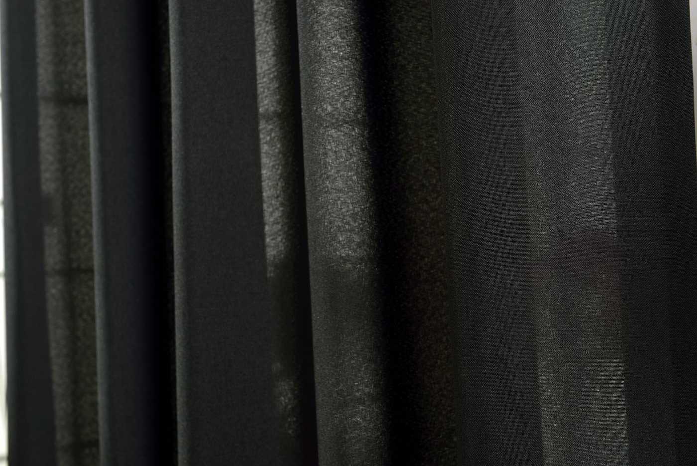 Vorhang Schal verdeckte Schlaufen >>Cationic<< blickdicht Leinen Optik natura seidenmatt (HxB) Landhaus Stil 20440 Vorhang 20440_schwarz_6 | Gardinenbox.de