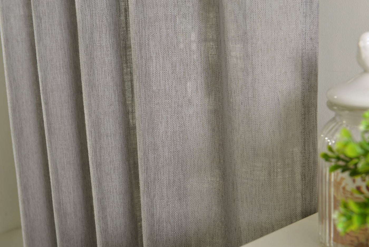 Vorhang Schal verdeckte Schlaufen >>Linene<< blickdicht Leinen Optik Natur Grobfaser (HxB) Lanhaus Stil schwere Qualität 20445 Vorhang 20445_grau_9 | Gardinenbox.de
