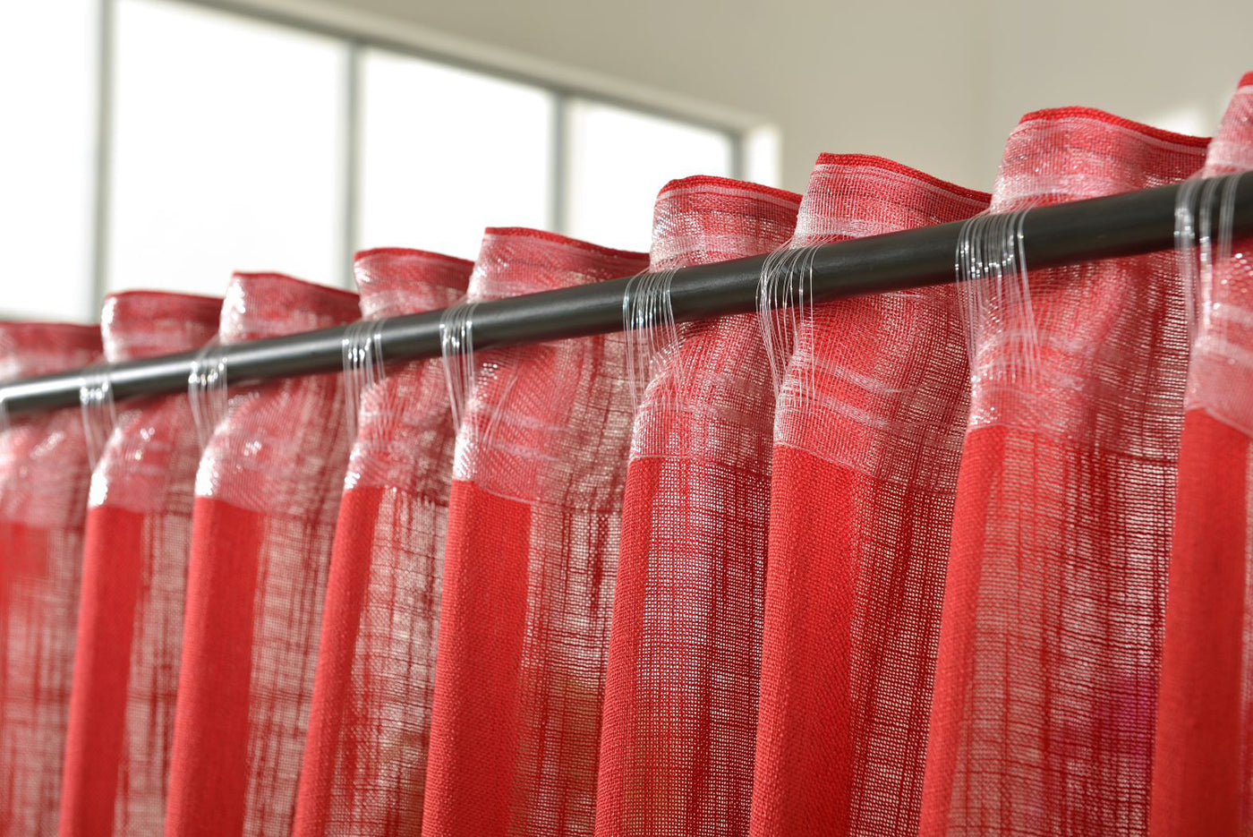 Vorhang Schal verdeckte Schlaufen >>Linene<< blickdicht Leinen Optik Natur Grobfaser (HxB) Lanhaus Stil schwere Qualität 20445 Vorhang 20445_rot_9 | Gardinenbox.de