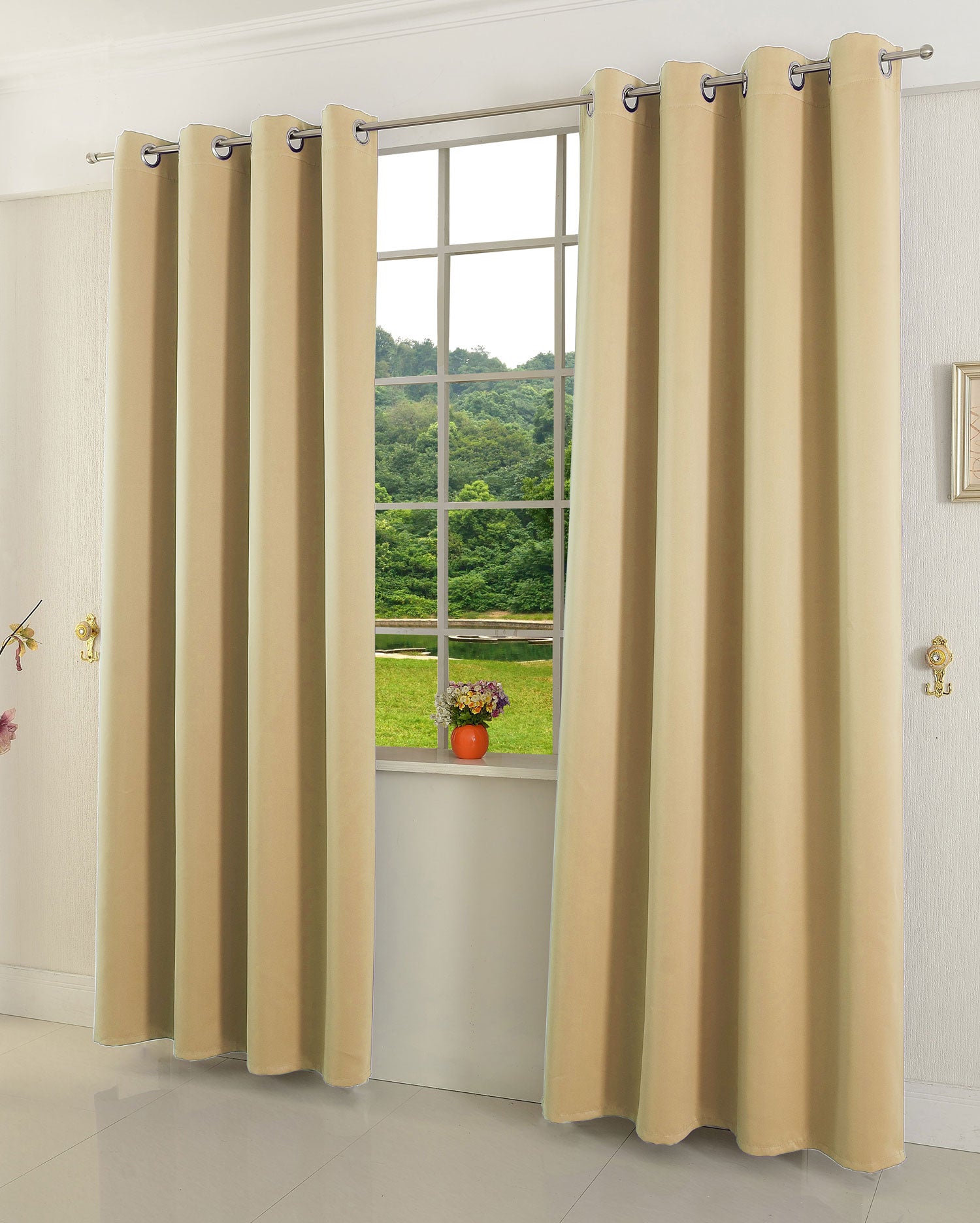 Verdunkelungsvorhang Ösen matt uni Farben blickdicht Blackout 20600 Creme 245x135 (HxB) Vorhang 20600creme_ca04514b-d541-40ef-af18-c5b9d9c4d573 | Gardinenbox.de