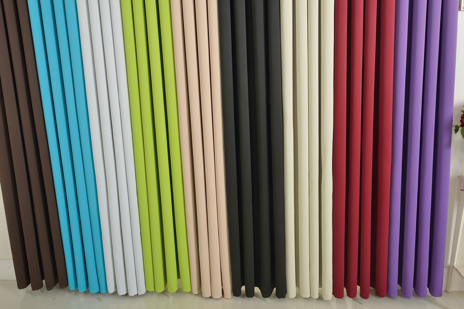 Verdunkelungsvorhag mit Schlaufen matt uni Farben aus weichfallenden blickdichten Stoff blickdicht Blackout 20610 Vorhang 20610var | Gardinenbox.de