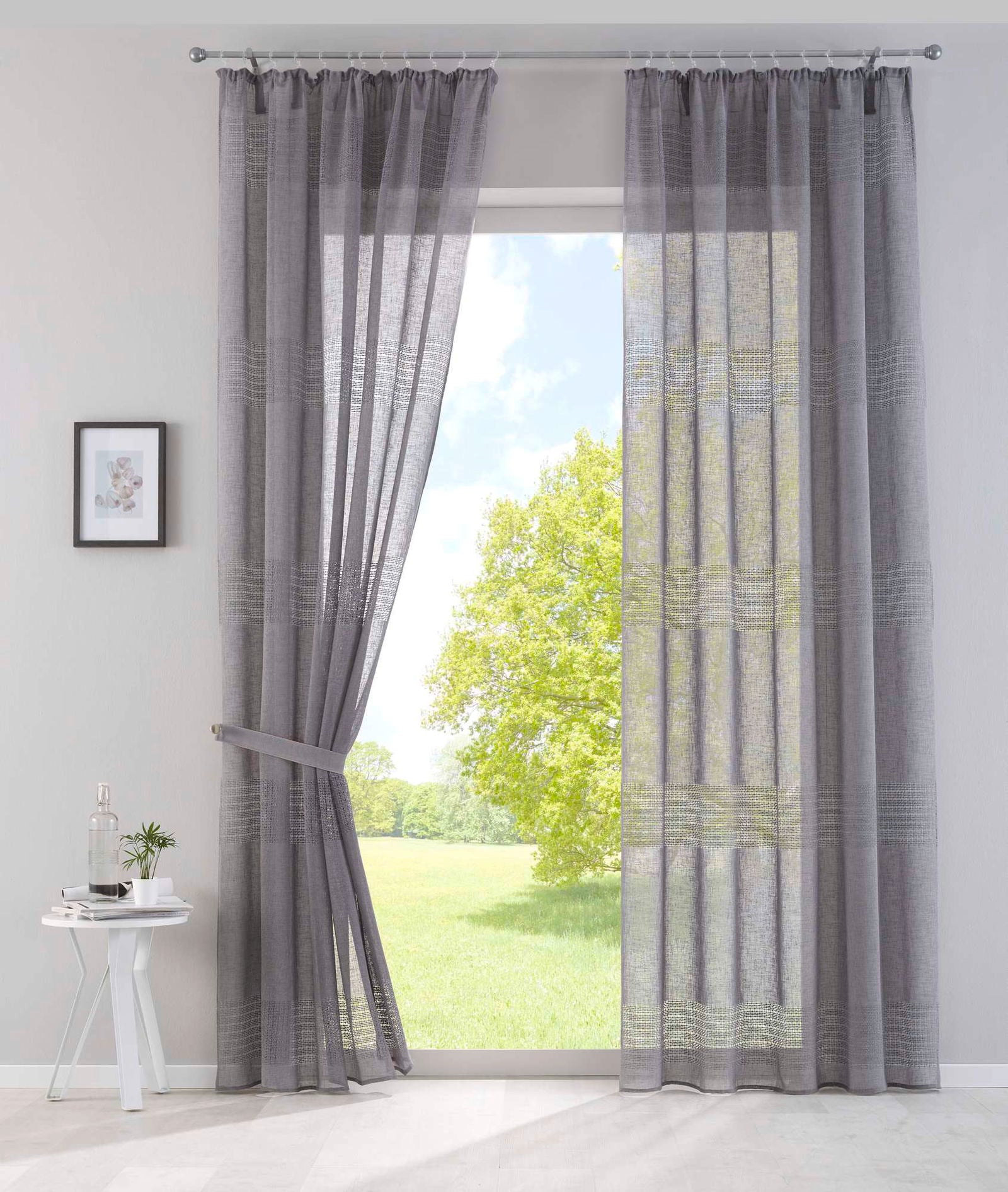 2er Set Gardinen Voile »Sanremo« Landhaus-Stil Querstreifen Leinen Häkel Optik Netzstruktur verdeckte Schlaufen Gardinenband 20190340-2 Grau Gardinenschal 2er_Set_Gardinen_Voile_Sanremo_Landhaus-Stil_Querstreifen_Leinen_Hakel_Optik_Netzstruktur_verdeckte_Schlaufen_Gardinenband_20190340-2_-_Gardinenbox.de_-_-3671406 | Gardinenbox.de