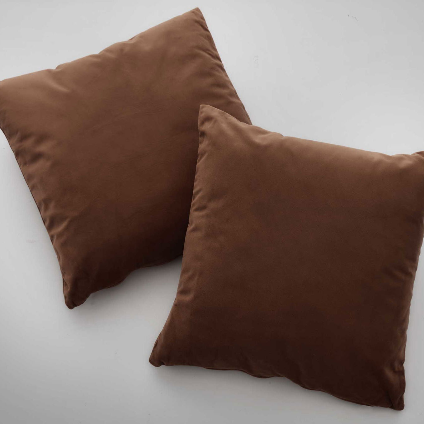 2er Set Sofakissen mit Füllung »Milano« Dekokissen mit Komfort-Samt-Bezug und Reißverschluß mit Füllkissen Extra Weich Couchkissen 203572-2 Taupe Kissen mit Füllung 2er_Set_Sofakissen_mit_Fullung_Milano_Dekokissen_mit_Komfort-Samt-Bezug_und_Reissverschluss_mit_Fullkissen_Extra_Weich_Couchkissen_203572-2_-_Gardinenbox.de_-_-3673257 | Gardinenbox.de