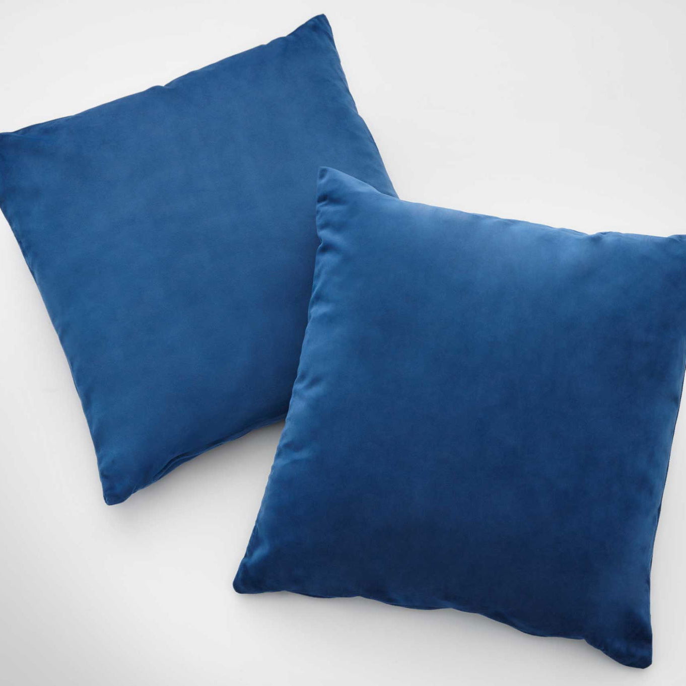 2er Set Sofakissen mit Füllung »Milano« Dekokissen mit Komfort-Samt-Bezug und Reißverschluß mit Füllkissen Extra Weich Couchkissen 203572-2 Blau Kissen mit Füllung 2er_Set_Sofakissen_mit_Fullung_Milano_Dekokissen_mit_Komfort-Samt-Bezug_und_Reissverschluss_mit_Fullkissen_Extra_Weich_Couchkissen_203572-2_-_Gardinenbox.de_-_-3673273 | Gardinenbox.de