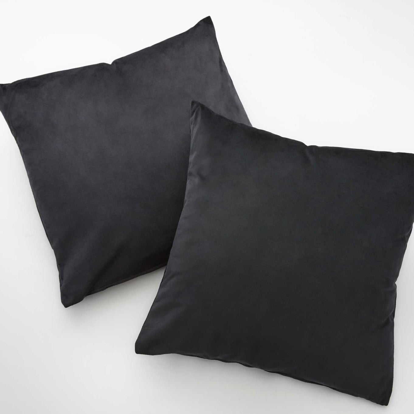 2er Set Sofakissen mit Füllung »Milano« Dekokissen mit Komfort-Samt-Bezug und Reißverschluß mit Füllkissen Extra Weich Couchkissen 203572-2 Schwarz Kissen mit Füllung 2er_Set_Sofakissen_mit_Fullung_Milano_Dekokissen_mit_Komfort-Samt-Bezug_und_Reissverschluss_mit_Fullkissen_Extra_Weich_Couchkissen_203572-2_-_Gardinenbox.de_-_-3673319 | Gardinenbox.de