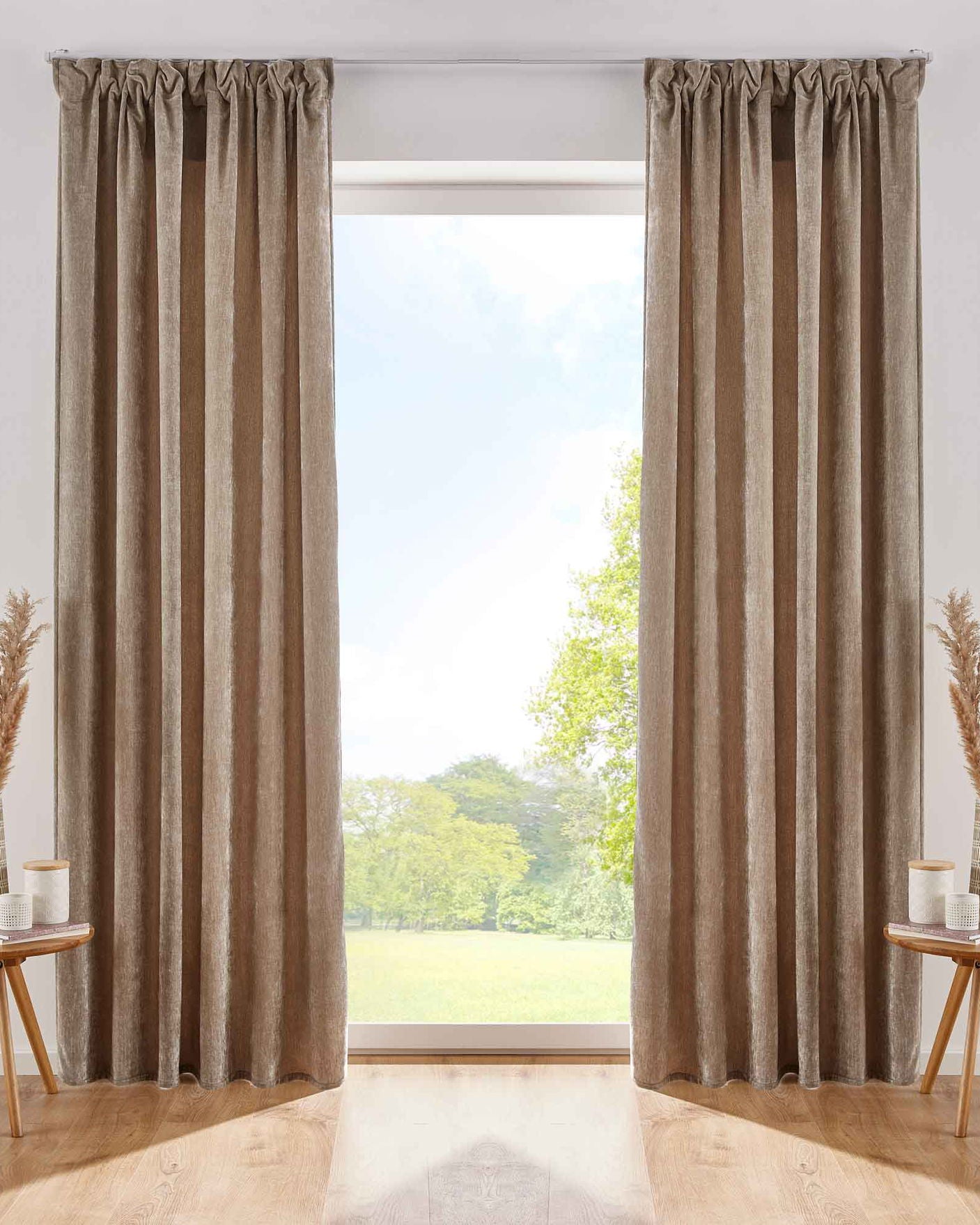 2er Set Vorhänge Thermo Chenille Schlaufenband Samtig Weich Verdunkelung 2022500-2 Taupe Vorhang Set 2er_Set_Vorhange_Thermo_Chenille_Schlaufenband_Samtig_Weich_Verdunkelung_2022500-2_-_Gardinenbox.de_-_-3674427 | Gardinenbox.de