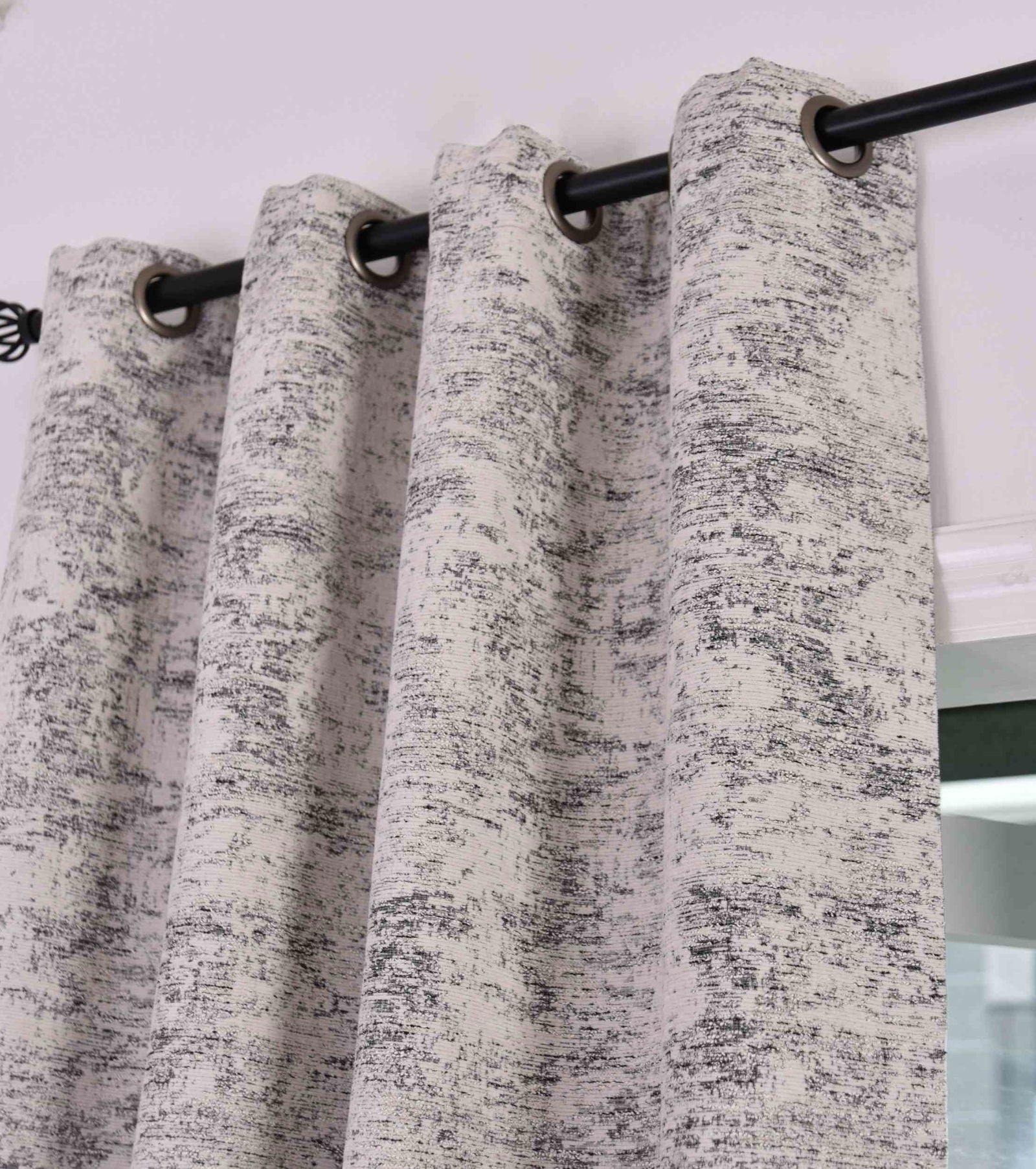 2er Set Vorhänge Wendevorhang HxB 245x140 cm Creme Schwarz Jacquard-Muster »VENEDIG« Beidseitig Nutzbar Hell/Dunkel Kunststoffösen Flexibles Raumdesign 2023310-2 Vorhang Set 2er_Set_Vorhange_Wendevorhang_HxB_245x140_cm_Creme_Schwarz_Jacquard-Muster_VENEDIG_Beidseitig_Nutzbar_Hell-Dunkel_Kunststoffosen_Flexibles_Raumdesign_2023310-2_-_Gardinenbox.de_-_-3_2196976d-23c6-42eb-a3fc-3cdc00e865f9 | Gardinenbox.de