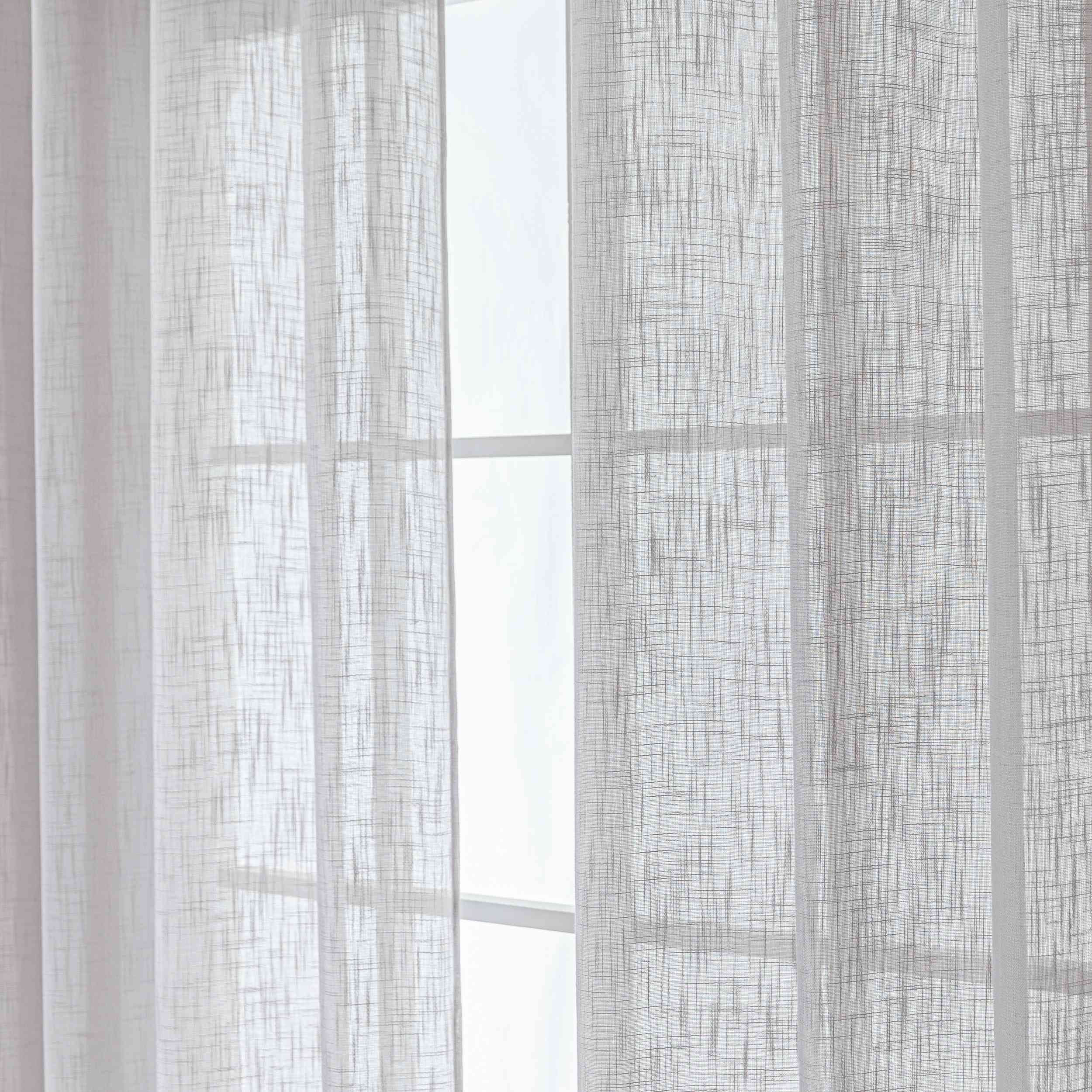 Gardine Ösen Grobfaser »Seoul« Ösen Linenlook-Struktur Uni Halbransparent Blickdicht 2024110 Gardinenschal 3F3A0336 | Gardinenbox.de