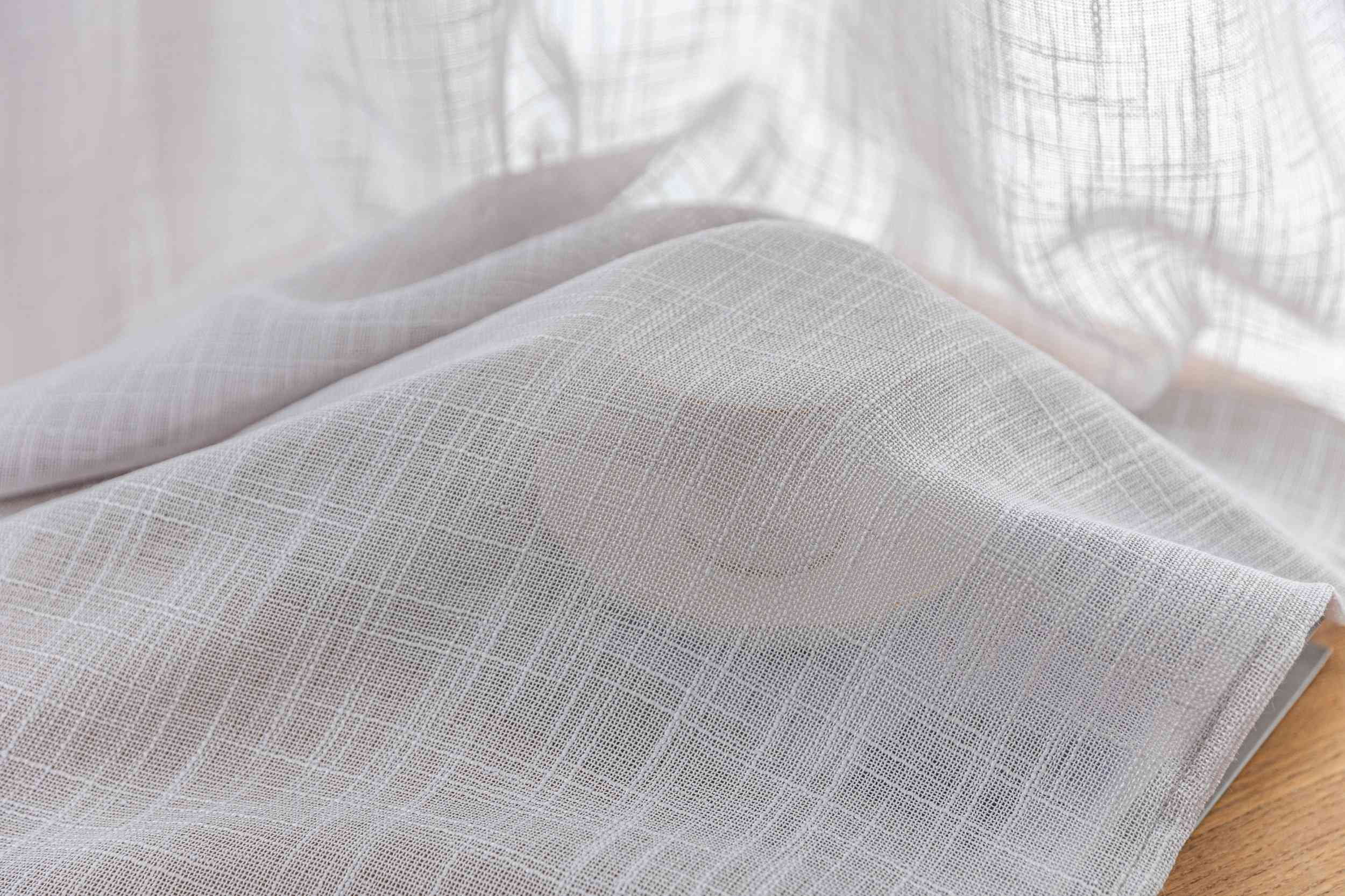 2er Set Gardinen Ösen Grobfaser »Seoul« Ösen Linenlook-Struktur Uni Halbransparent Blickdicht 2024110-2 Gardinenschal 3F3A0366_f36fc7af-b0a7-44c8-9ac5-dc604bb884d0 | Gardinenbox.de