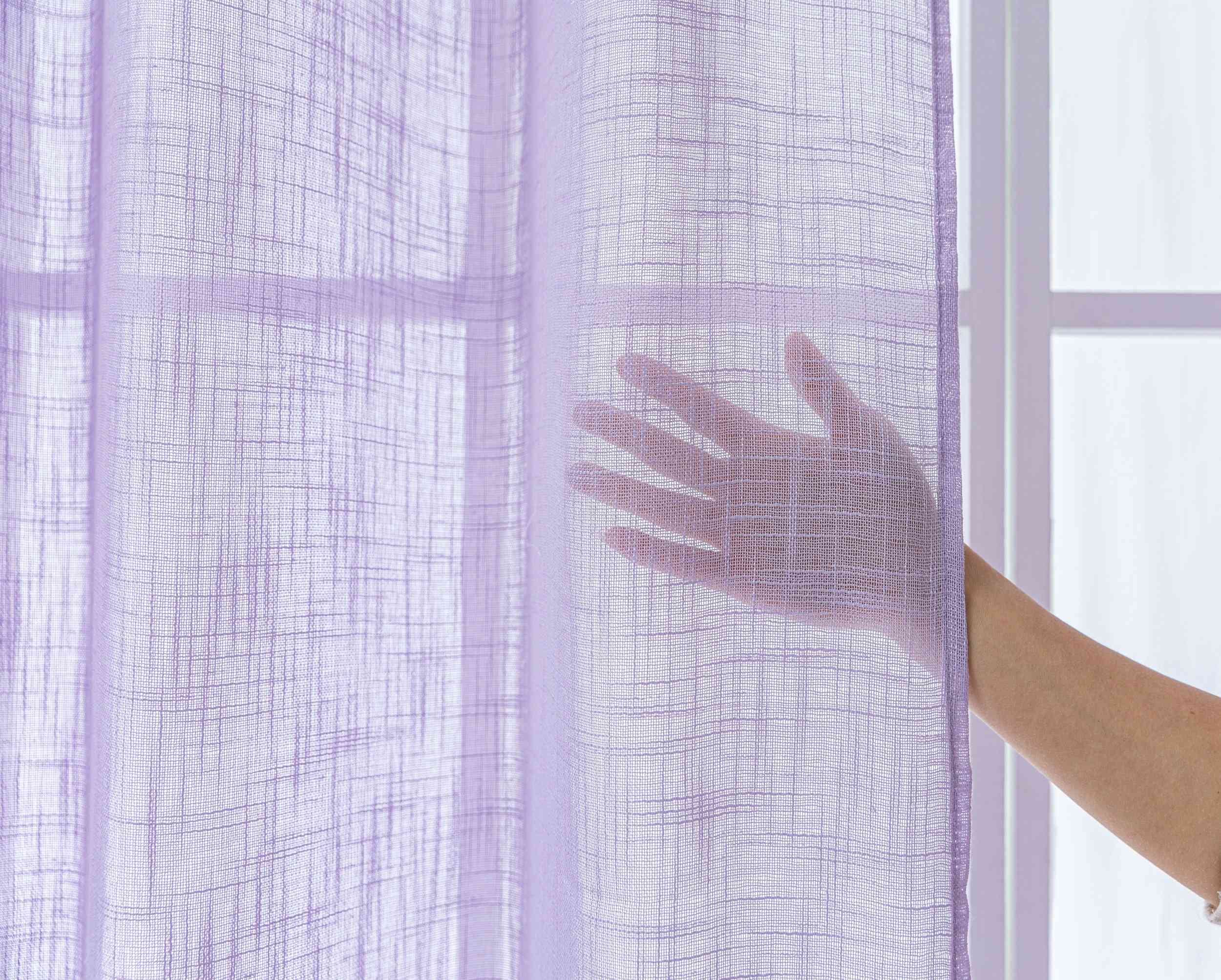 Gardine Ösen Grobfaser »Seoul« Ösen Linenlook-Struktur Uni Halbransparent Blickdicht 2024110 Gardinenschal 3F3A0426 | Gardinenbox.de