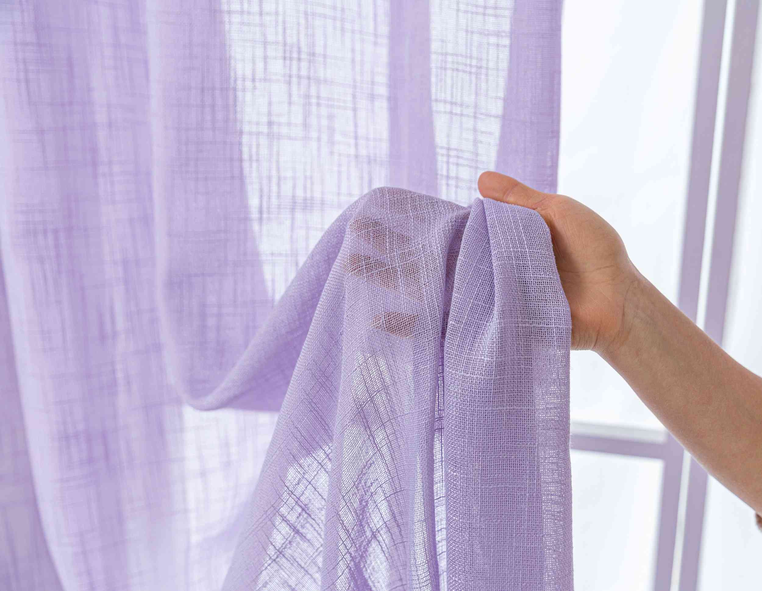 Gardine Ösen Grobfaser »Seoul« Ösen Linenlook-Struktur Uni Halbransparent Blickdicht 2024110 Gardinenschal 3F3A0427 | Gardinenbox.de