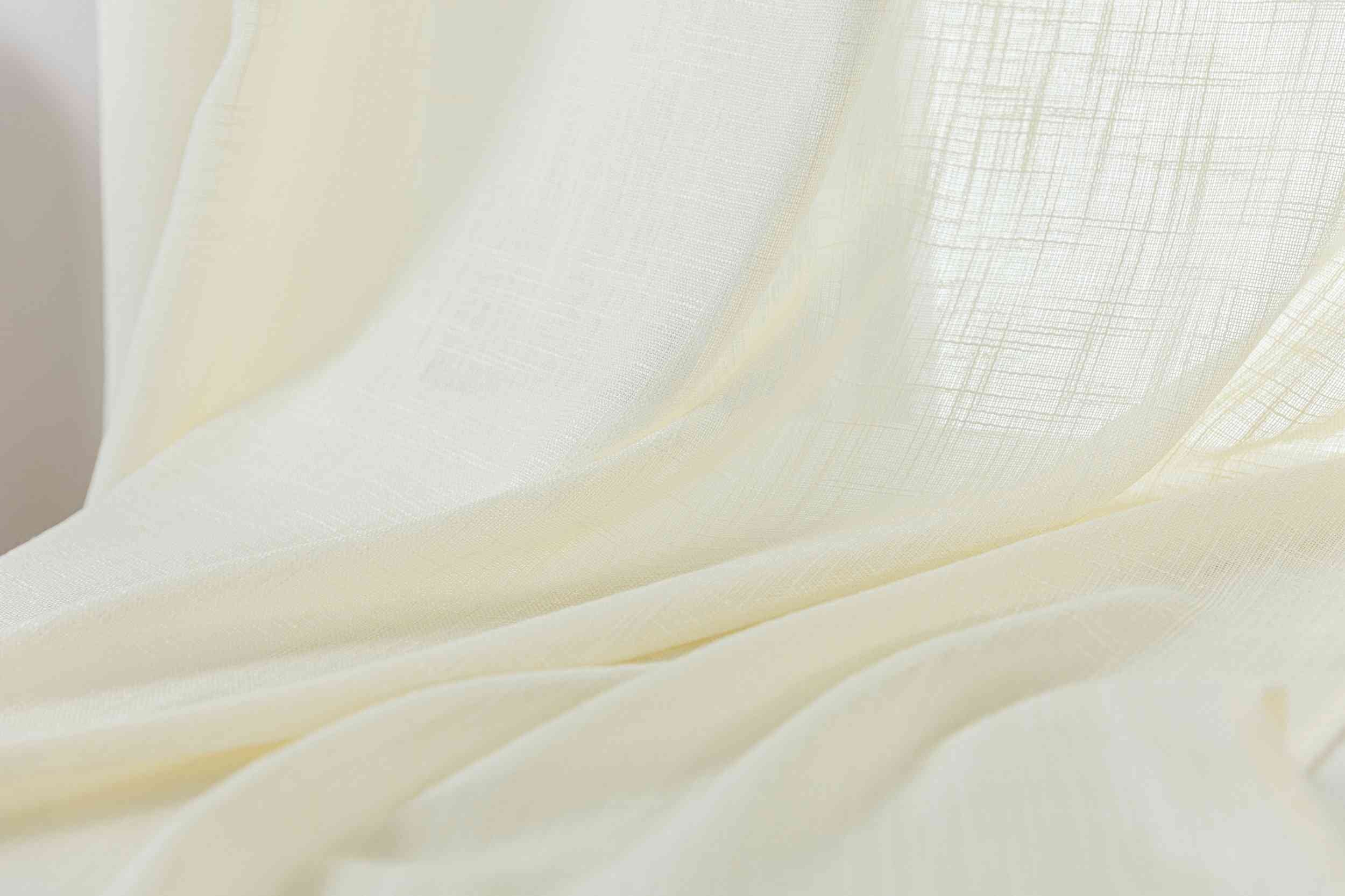 Gardine Ösen Grobfaser »Seoul« Ösen Linenlook-Struktur Uni Halbransparent Blickdicht 2024110 Gardinenschal 3F3A0567 | Gardinenbox.de