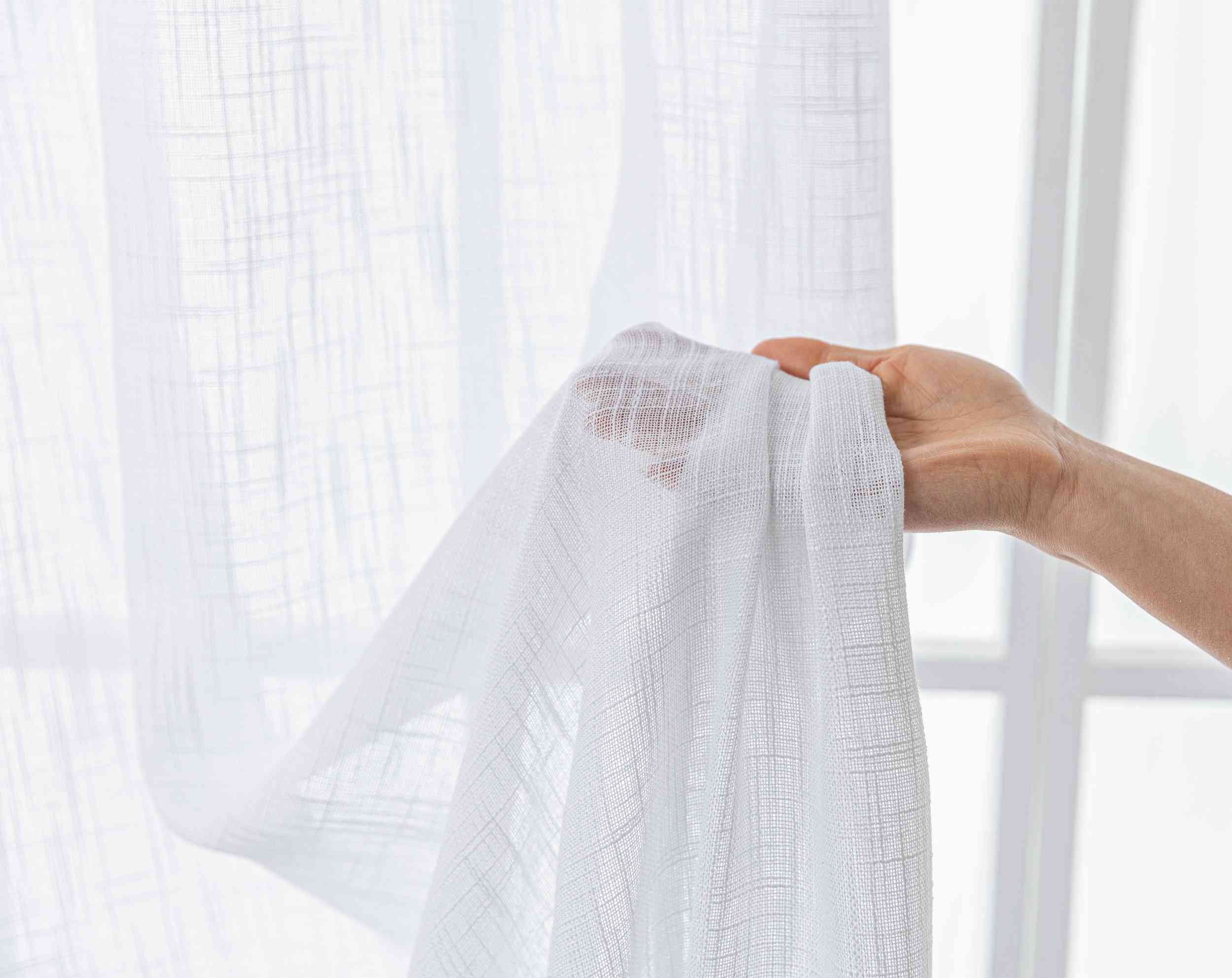 2er Set Gardinen Ösen Grobfaser »Seoul« Ösen Linenlook-Struktur Uni Halbransparent Blickdicht 2024110-2 Gardinenschal 3F3A0612_2abdc754-bd7f-44eb-bc78-06745747b25c | Gardinenbox.de