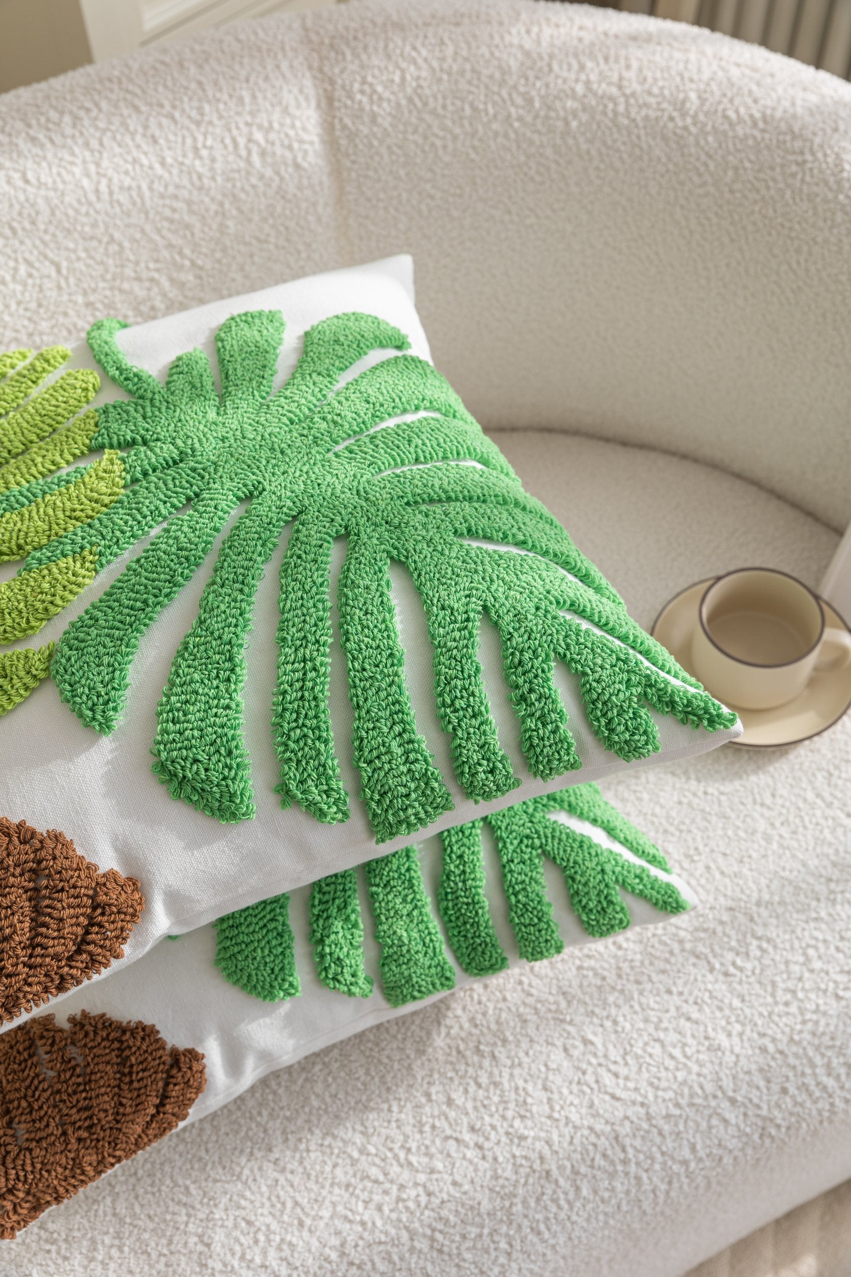 Kissenhülle »Cottbus« LxB 45x45 cm Grün Frottee-Stickerei 100% Baumwolle Monstera Blattmuster hochwertiger Leinenstoff 202490K Kissenhülle 3F3A3690 | Gardinenbox.de