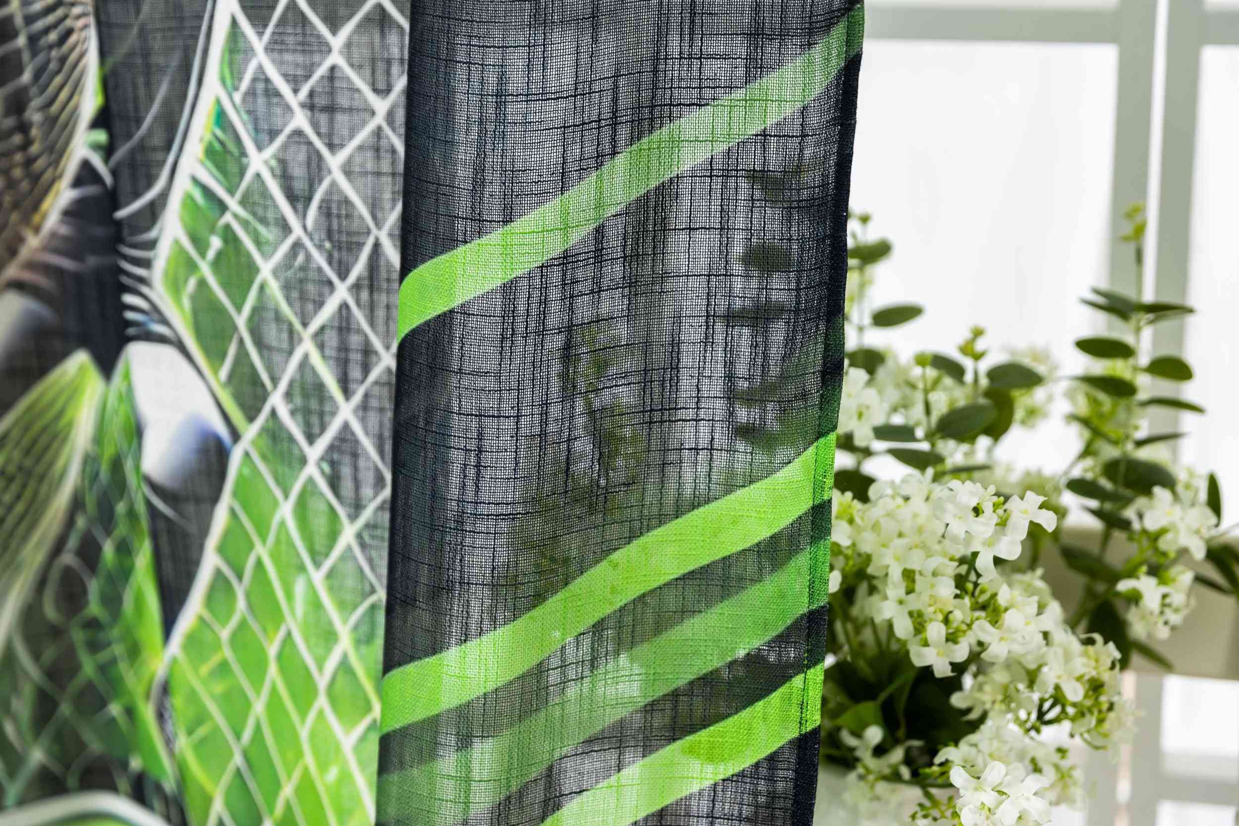 2er Set Vorhang Ösen Grobfaser »Seoul Collection« Digital Druck Ösen Linenlook-Struktur Halbransparent Blickdicht Gardinen Vorhang 3F3A5998 | Gardinenbox.de