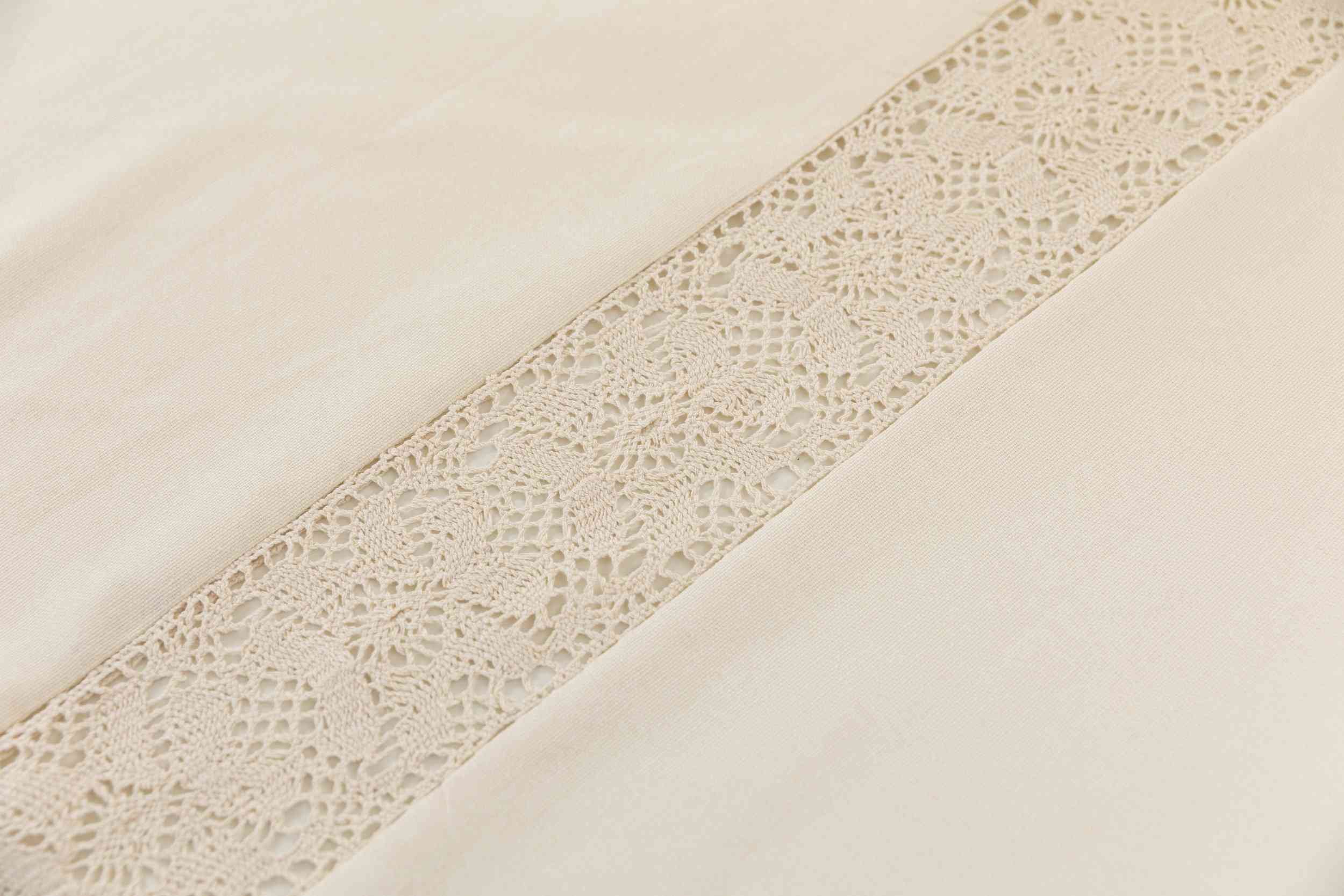 2er Set Vorhang Ösen »Osaka« HxB 245x140 cm Creme 100% Baumwolle Linenlook Makrameespitze Bommeln Raffhalter Gardinen Vorhang 3F3A7244_c4f3a6d1-590e-4adf-a781-baef3747fa62 | Gardinenbox.de