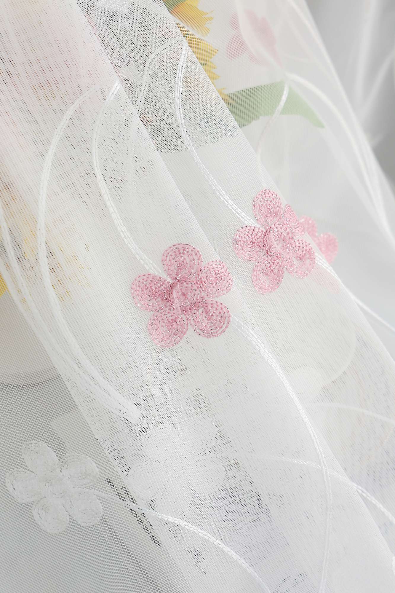 Gardine Raschel Stickerei Design »Florenz« Multiband für Gardinenschiene und Gardinenstange Elegante Fensterdekoration 2023200 Gardinenschal 593A0131 | Gardinenbox.de