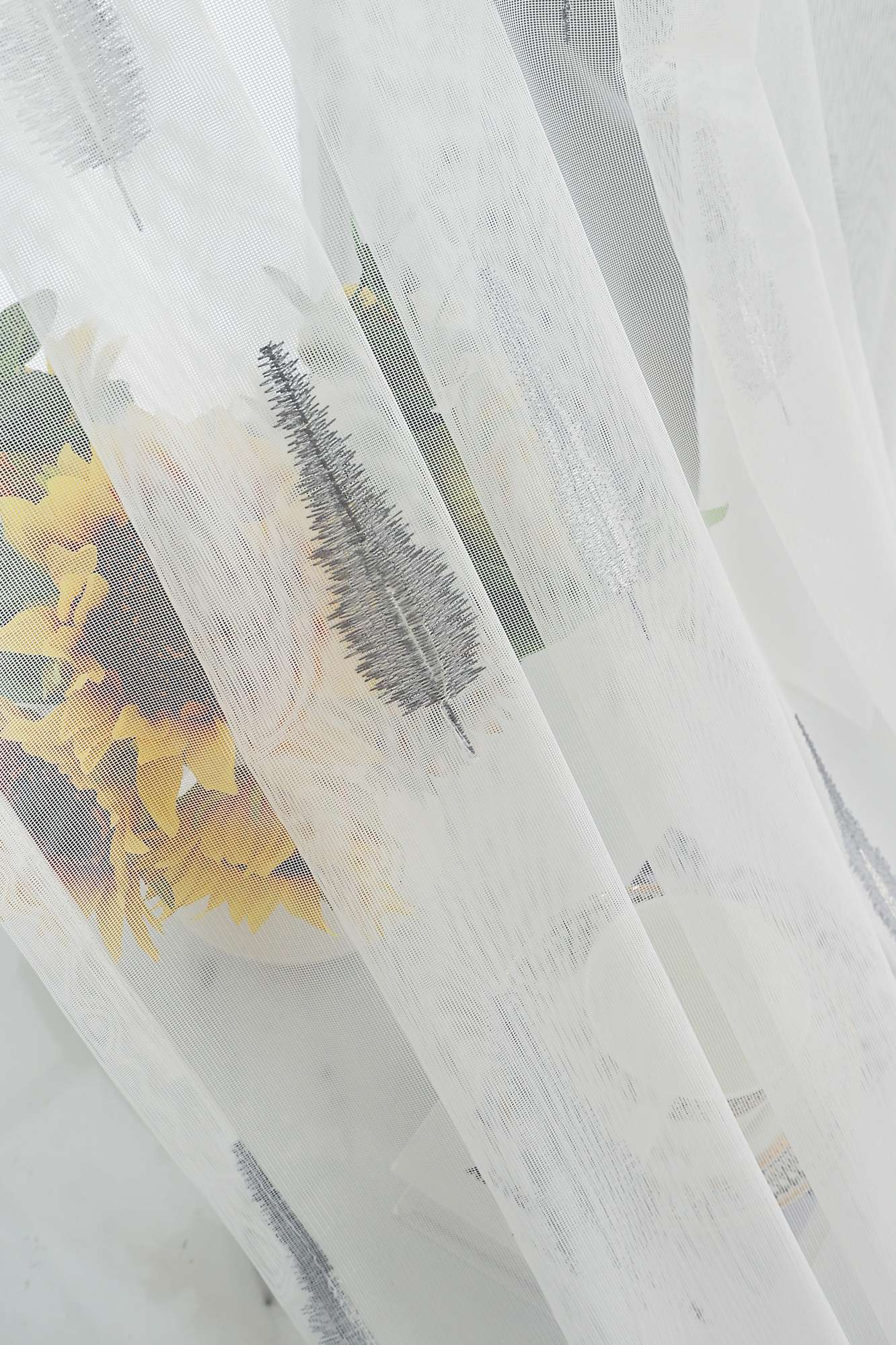 Gardine Raschel Stickerei Design »Florenz« Multiband für Gardinenschiene und Gardinenstange Elegante Fensterdekoration 2023200 Gardinenschal 593A0228 | Gardinenbox.de