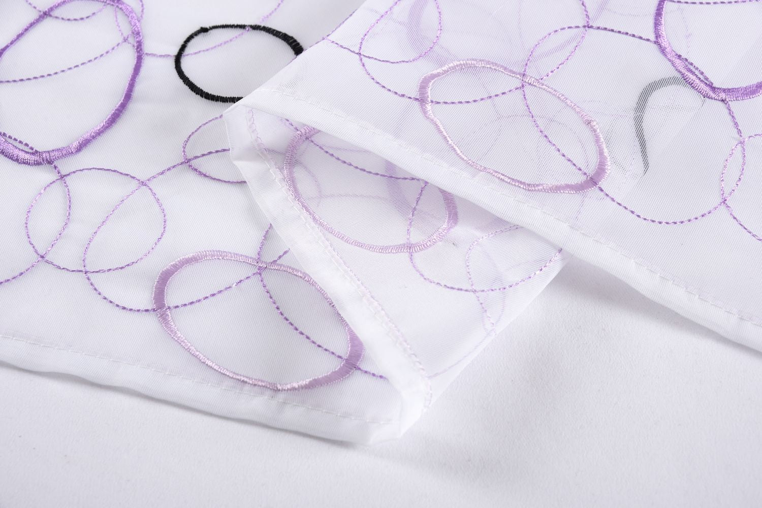 AURA Stickerei Gardinen Set 4 Tlg. Raffhalter Tunneldurchzug Gardinenband für Gardinenschienen 112230 Scheibengardine AURA_Stickerei_Gardinen_Set_4_Tlg._Raffhalter_Tunneldurchzug_Gardinenband_fur_Gardinenschienen_112230_-_Gardinenbox.de_-_-3678340 | Gardinenbox.de