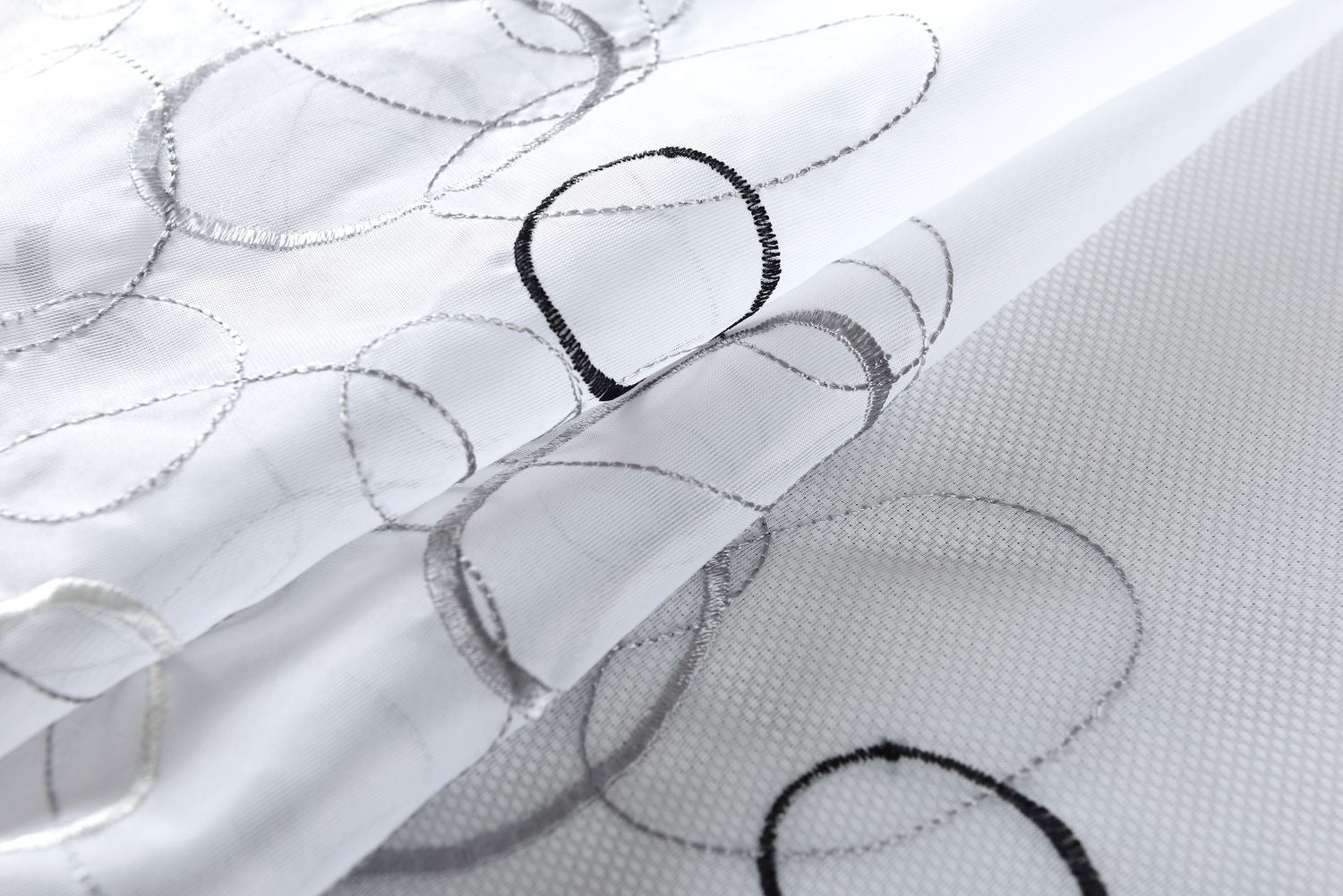 AURA Stickerei Gardinen Set 4 Tlg. Raffhalter Tunneldurchzug Gardinenband für Gardinenschienen 112230 Scheibengardine AURA_Stickerei_Gardinen_Set_4_Tlg._Raffhalter_Tunneldurchzug_Gardinenband_fur_Gardinenschienen_112230_-_Gardinenbox.de_-_-3678361 | Gardinenbox.de